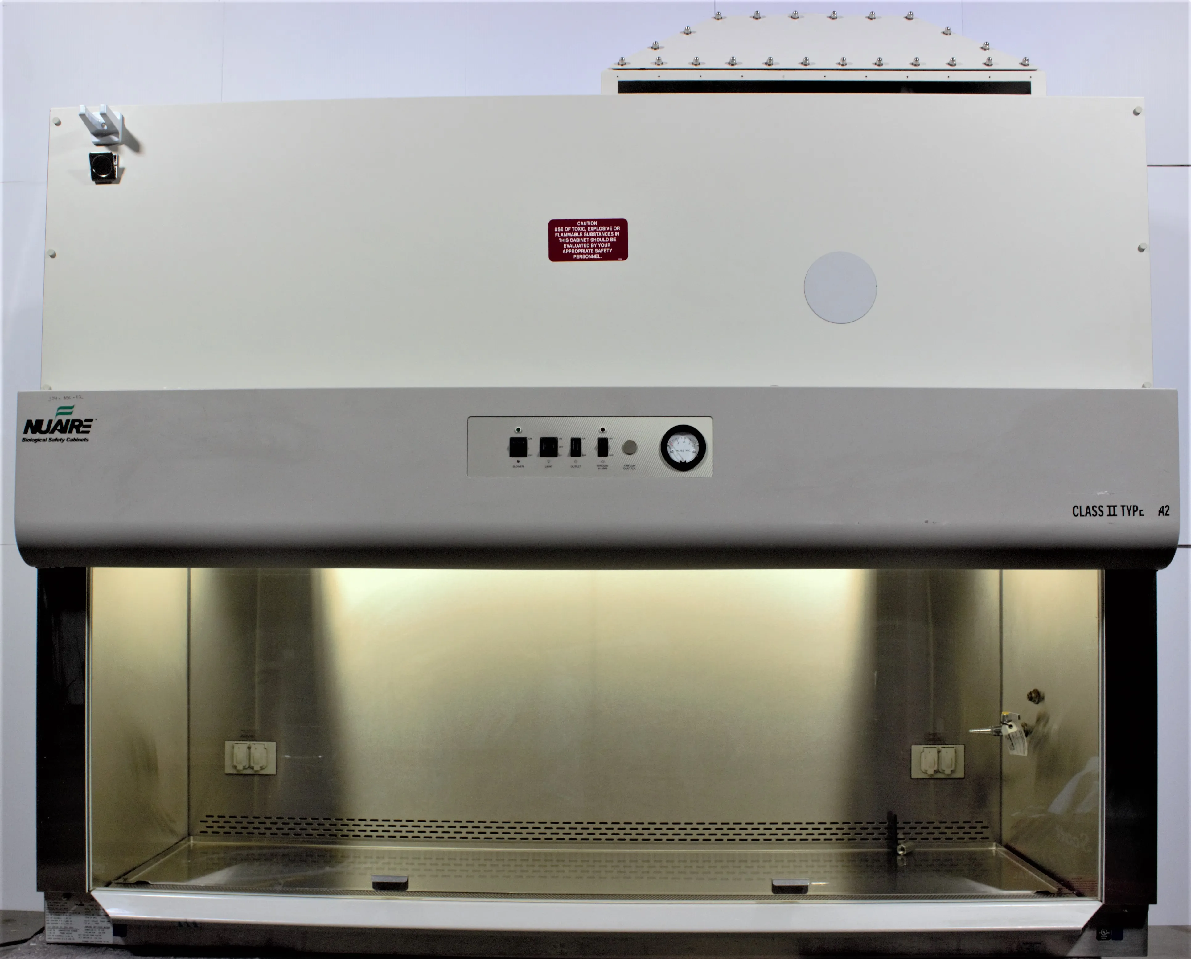 NuAire NU-425-600 Class II Type A2 Biosafety Cabinet