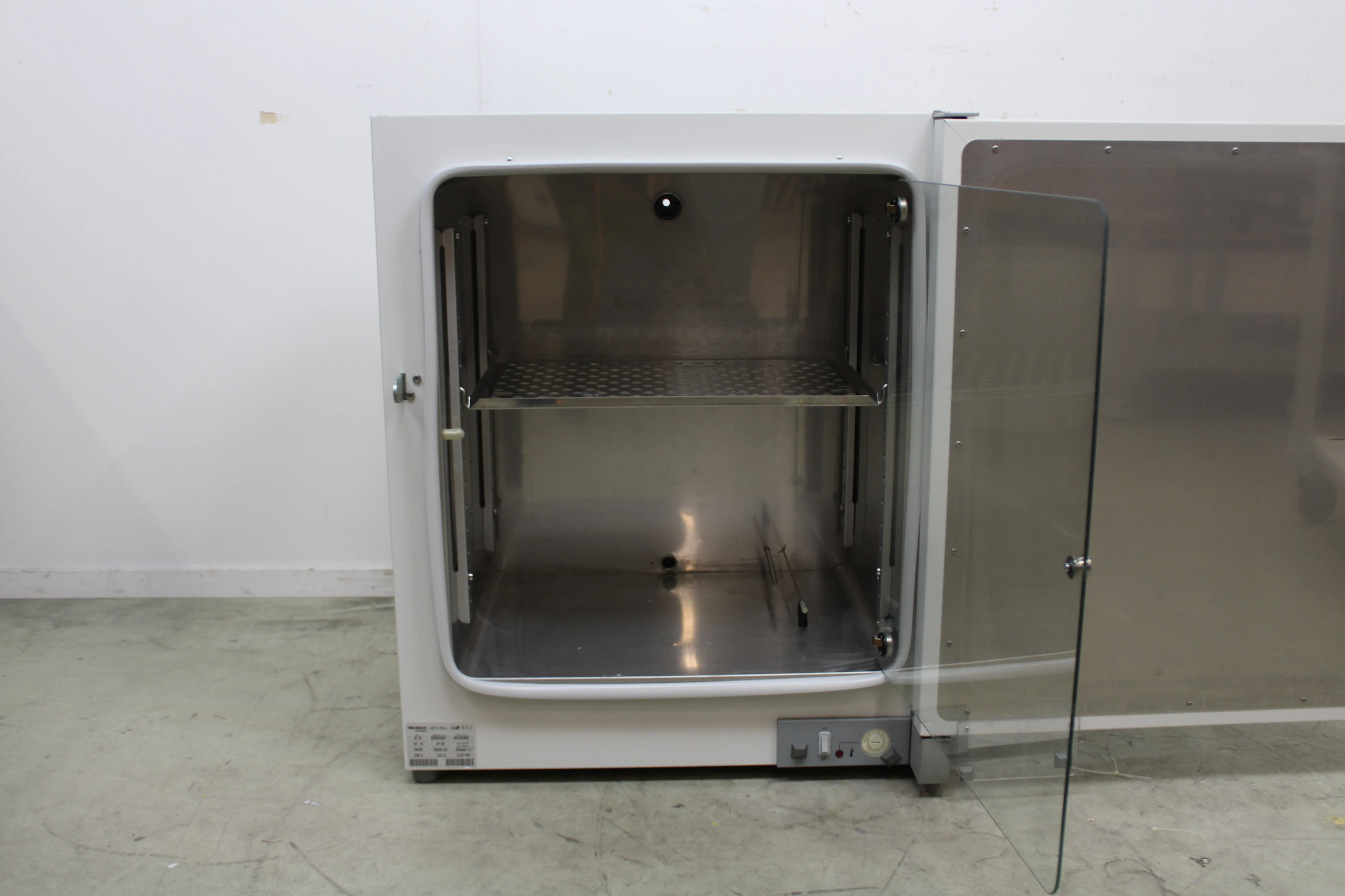 Heraeus B12 Incubator 131L Used Laboratory Equipment