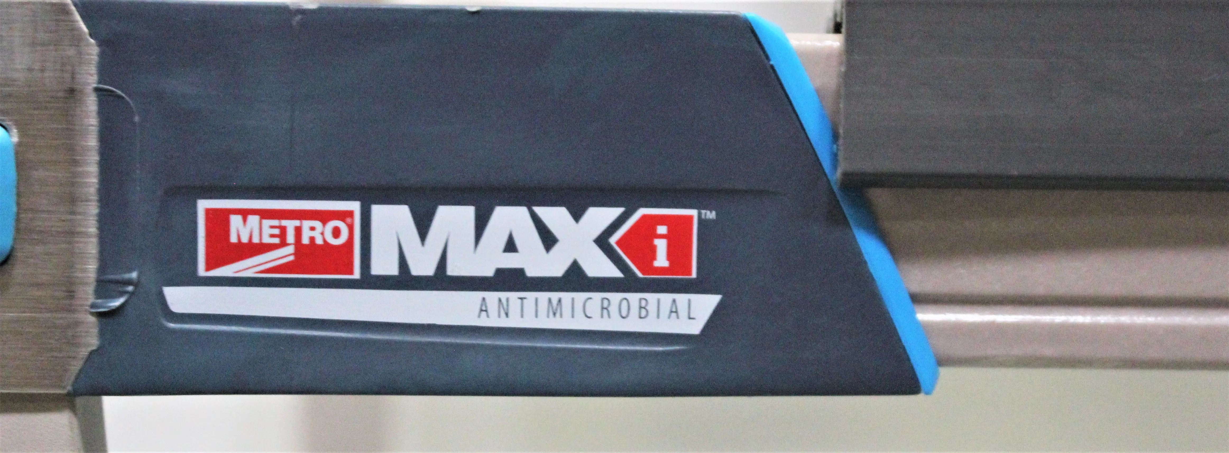 Metro Max i Antimicrobial Rolling Rack Lab Bench