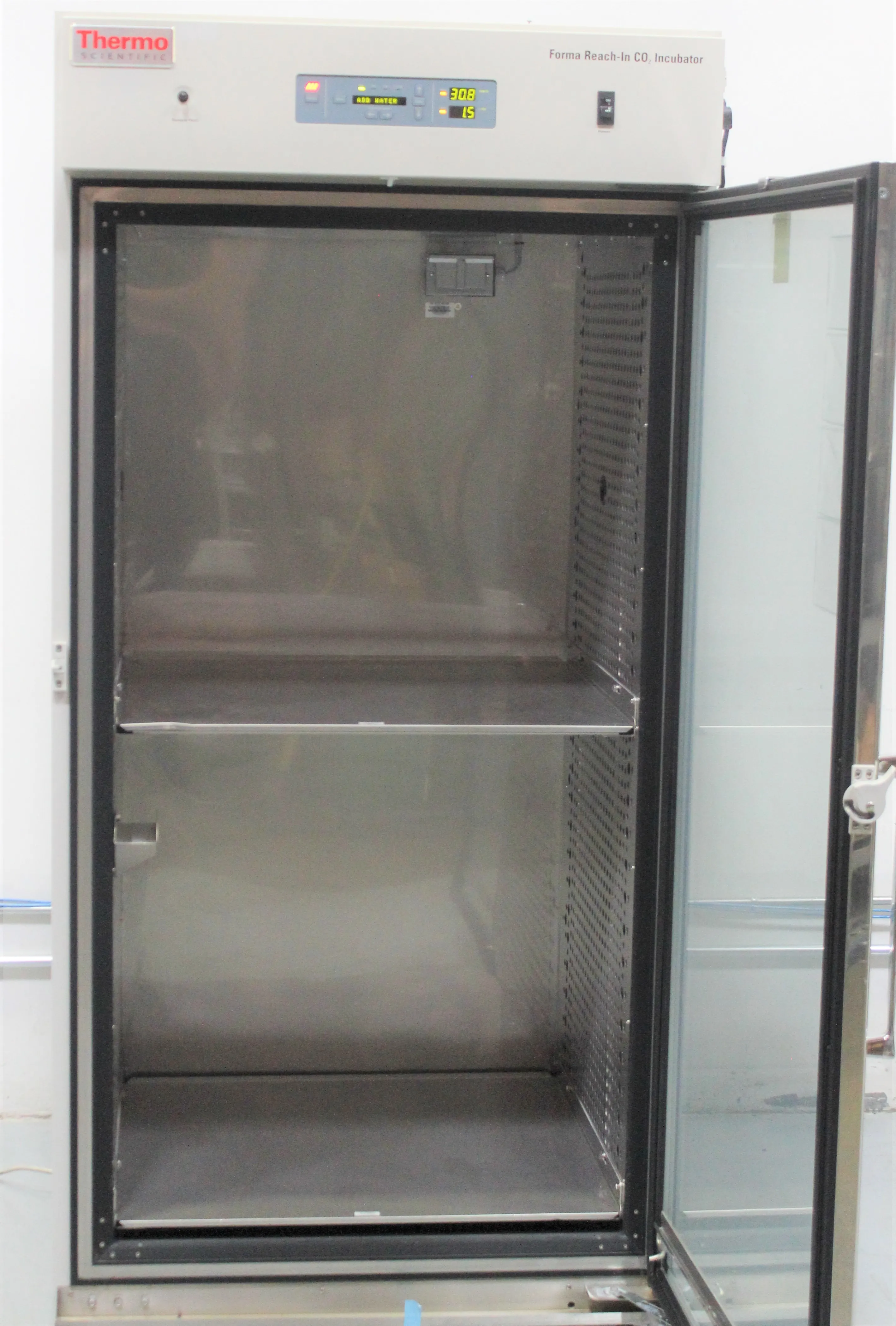 Thermo Scientific Large-Capacity CO2 Incubator 821L 29 cu. ft. Polished Stainless Steel Interior