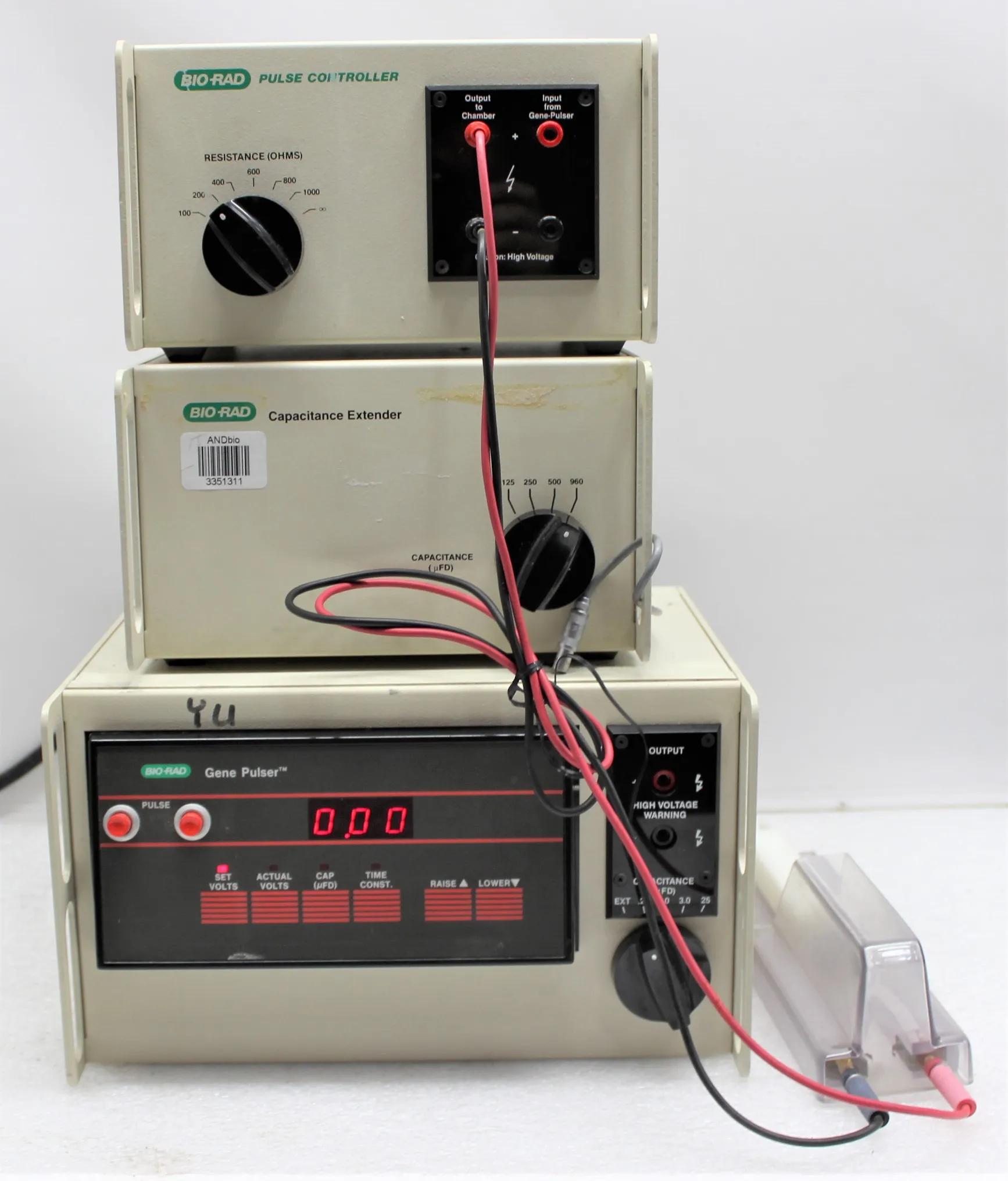 Bio-Rad Gene Pulser 1652076 with Capacitance Extender 1652087 and Pulse Controller 1652098