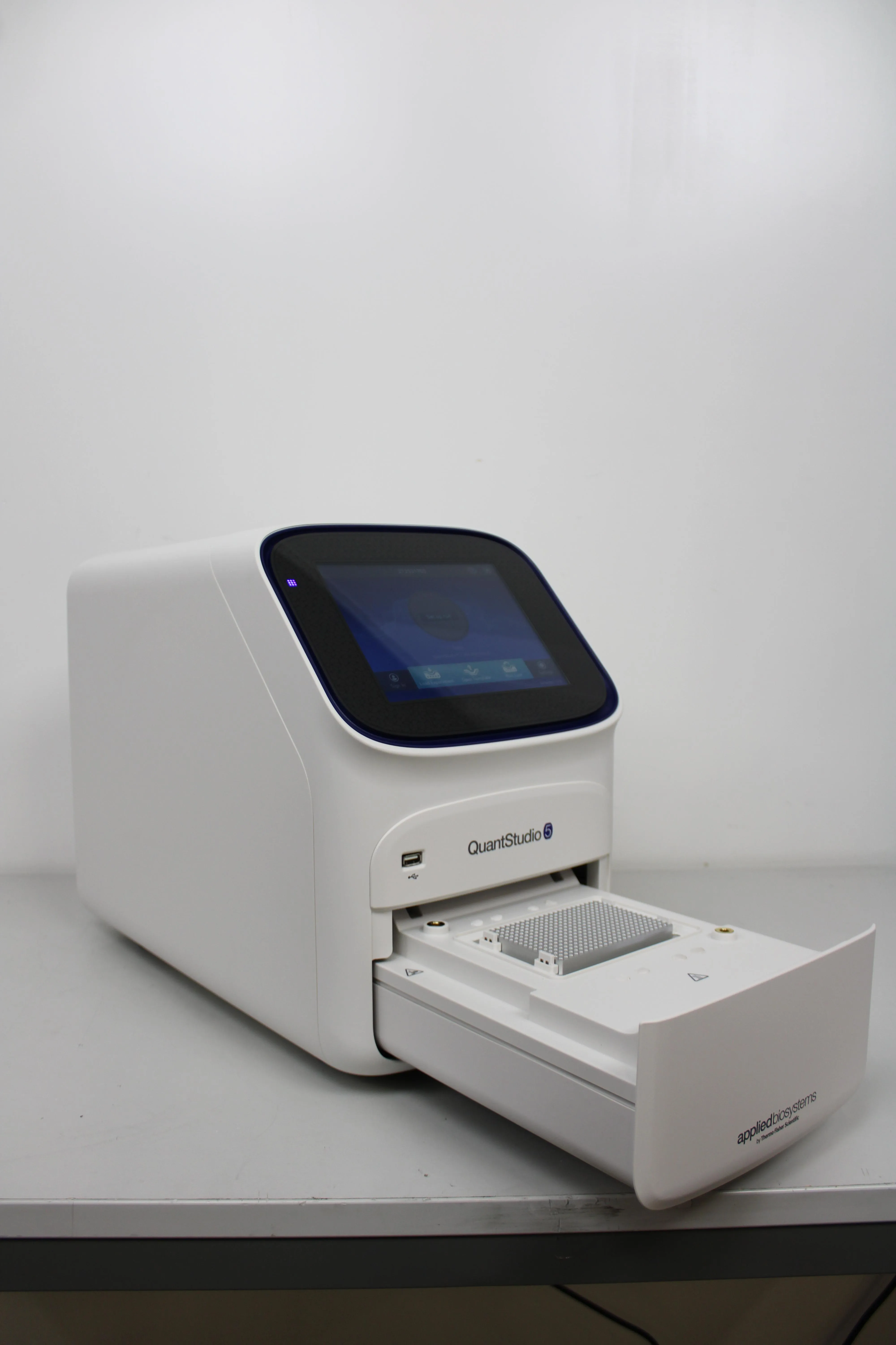 Applied Biosystems QuantStudio 5 Real-Time PCR Instrument (384-Well Block)