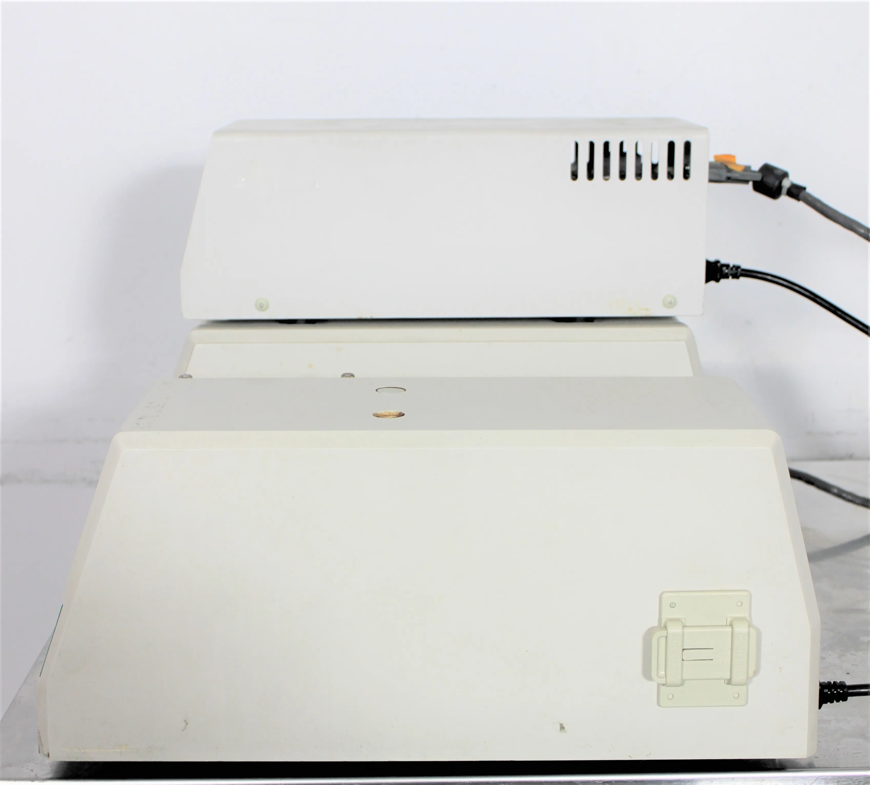 Beckman DU 7000 Series Spectrophotometer with Temperature Controller