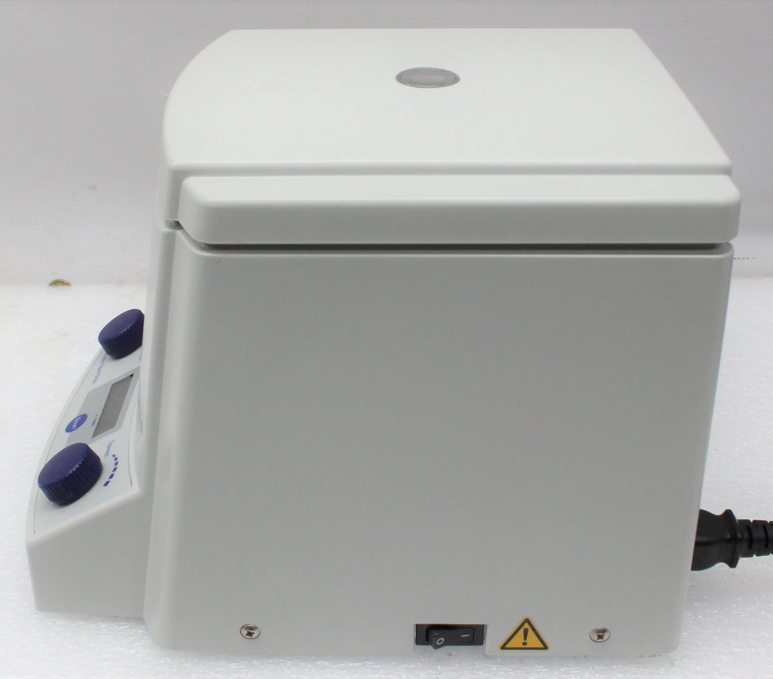 Eppendorf Centrifuge 5415 D Digital Tabletop Microfuge - Used