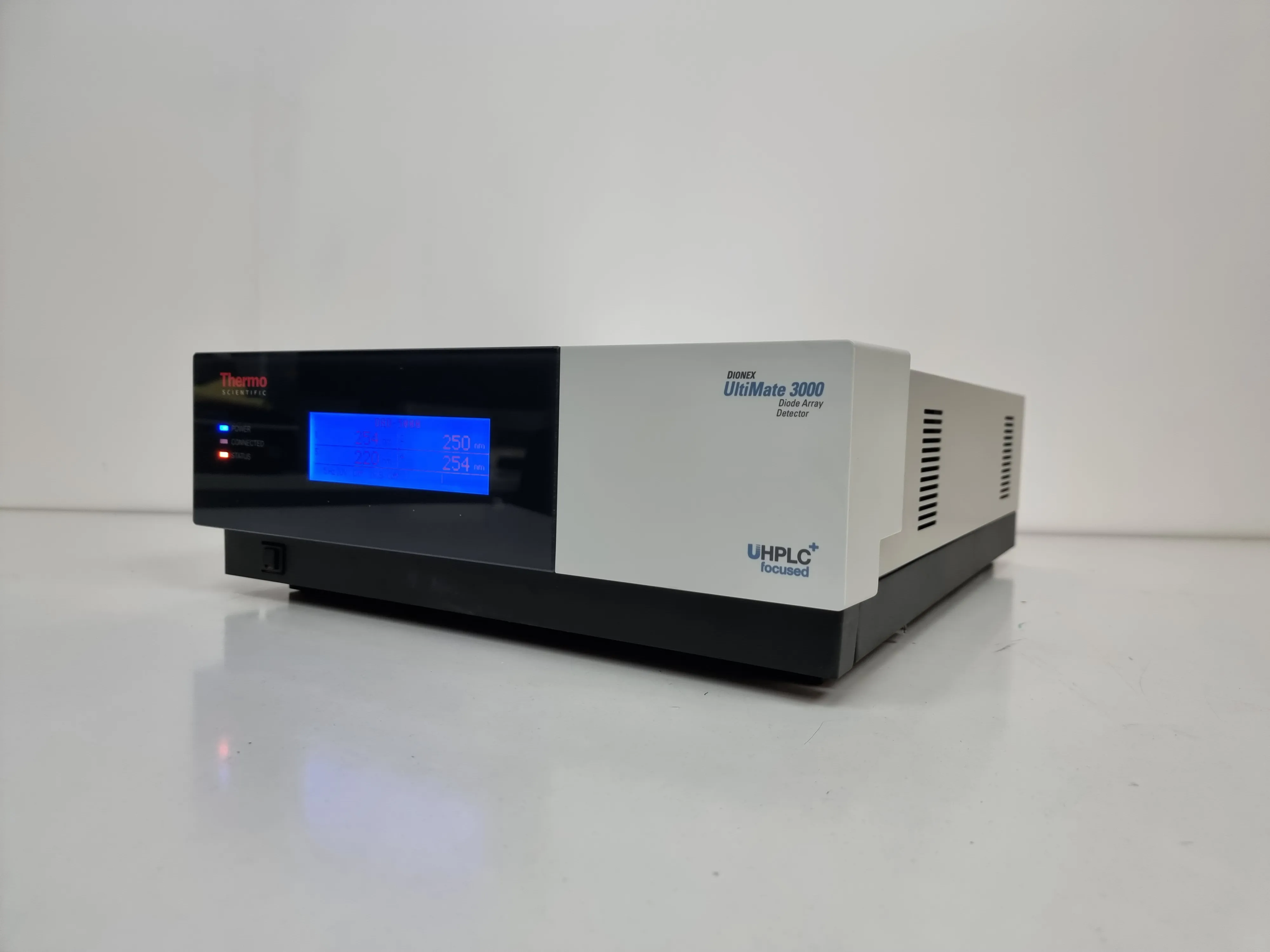 Thermo Scientific Dionex UltiMate Diode Array Detector DAD-3000 HPLC/FPLC/GC/CE Detector 120V/220V