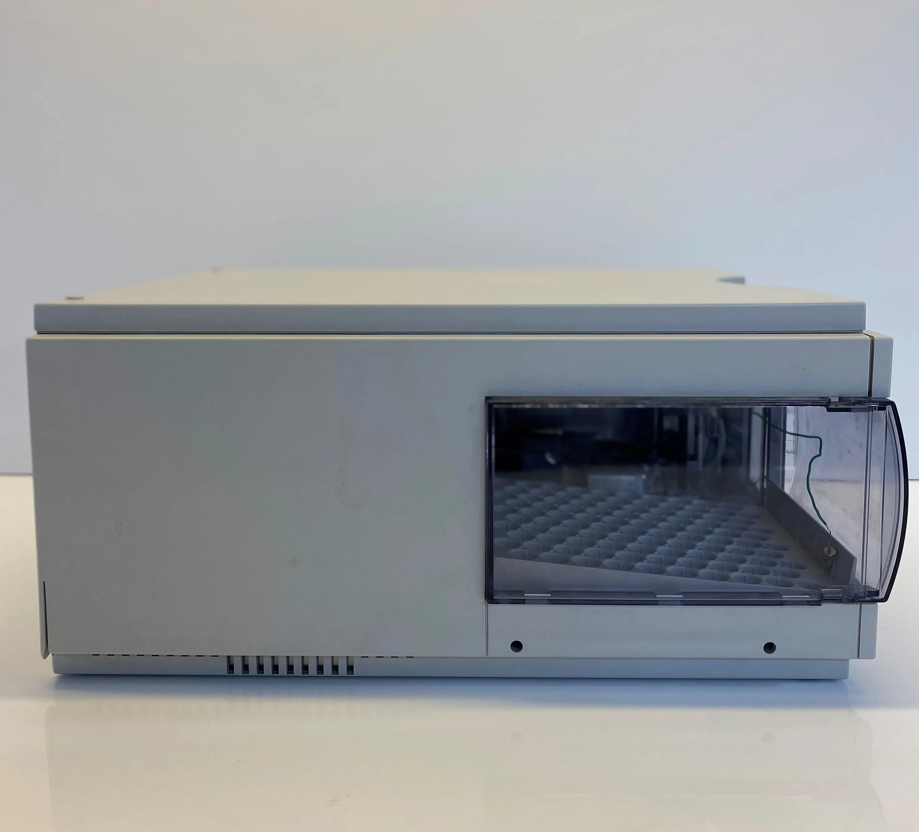 Agilent ALS Auto Sampler G1329A HPLC Variable Volume with 100 Sample Capacity G1329A