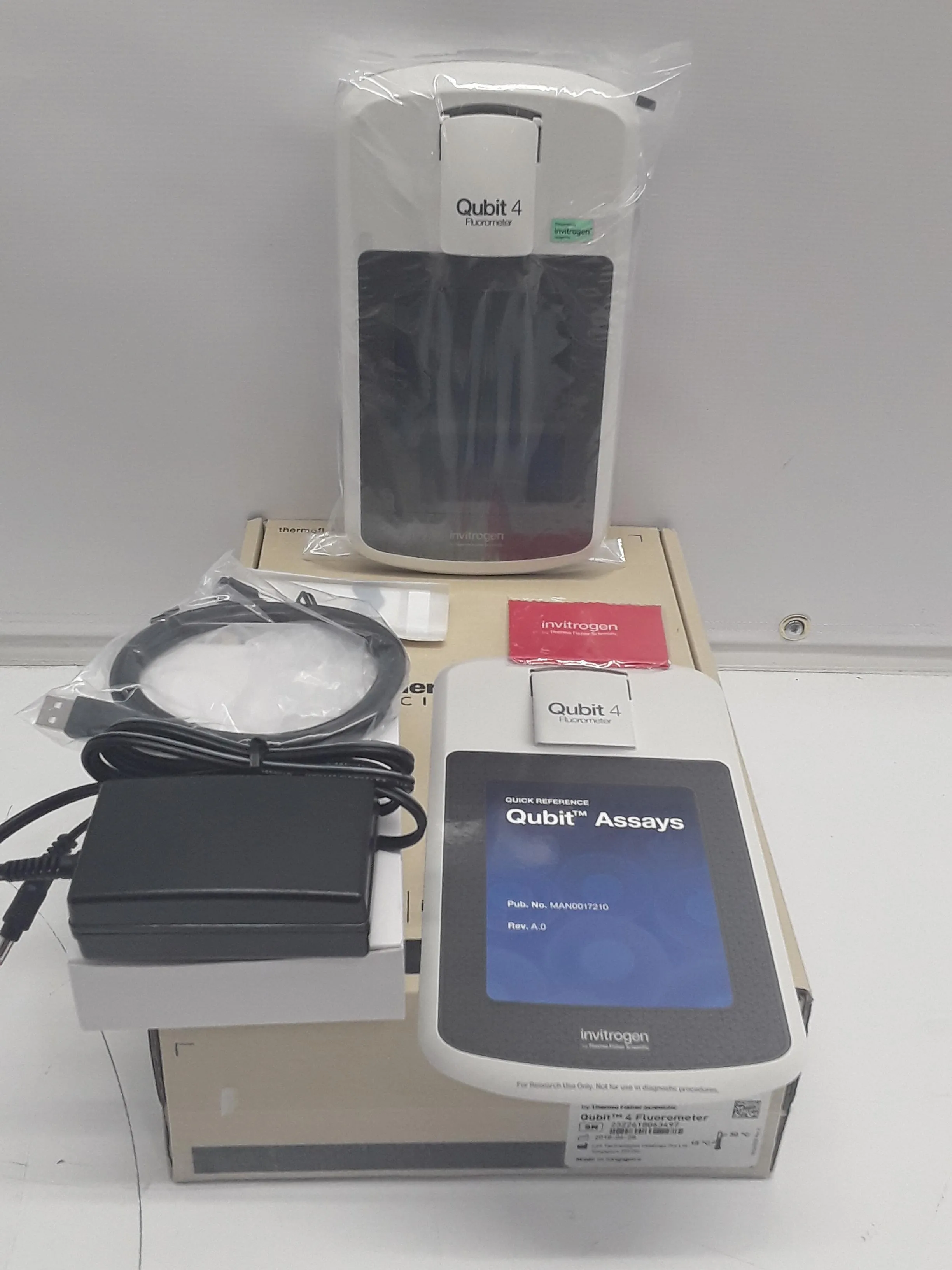 Invitrogen Qubit 4 Fluorometer DNA RNA Protein Quantification