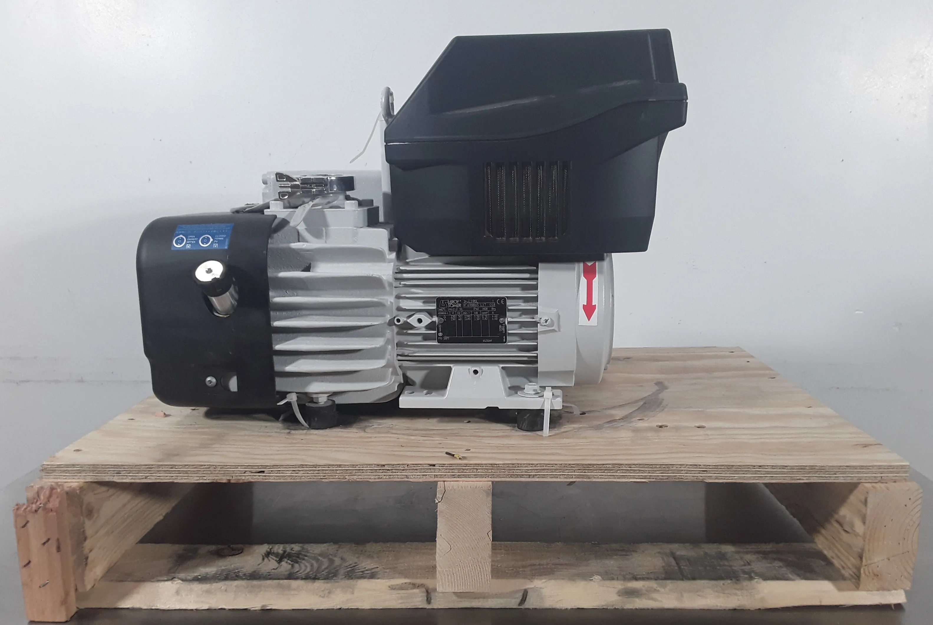 Used Leybold Sogevac SV65 BI FC Vacuum Pump 240V