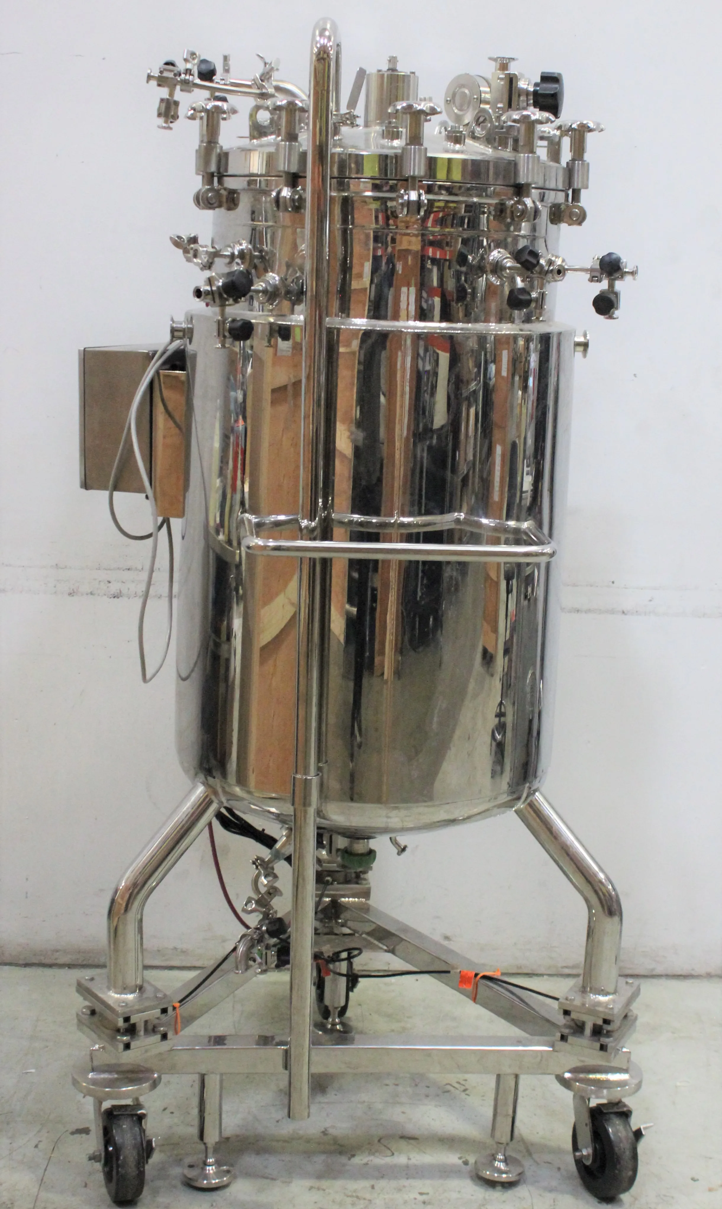 Applikon VE273400 250L Stainless Steel Bioreactor with Microbial and Cell Culture Range