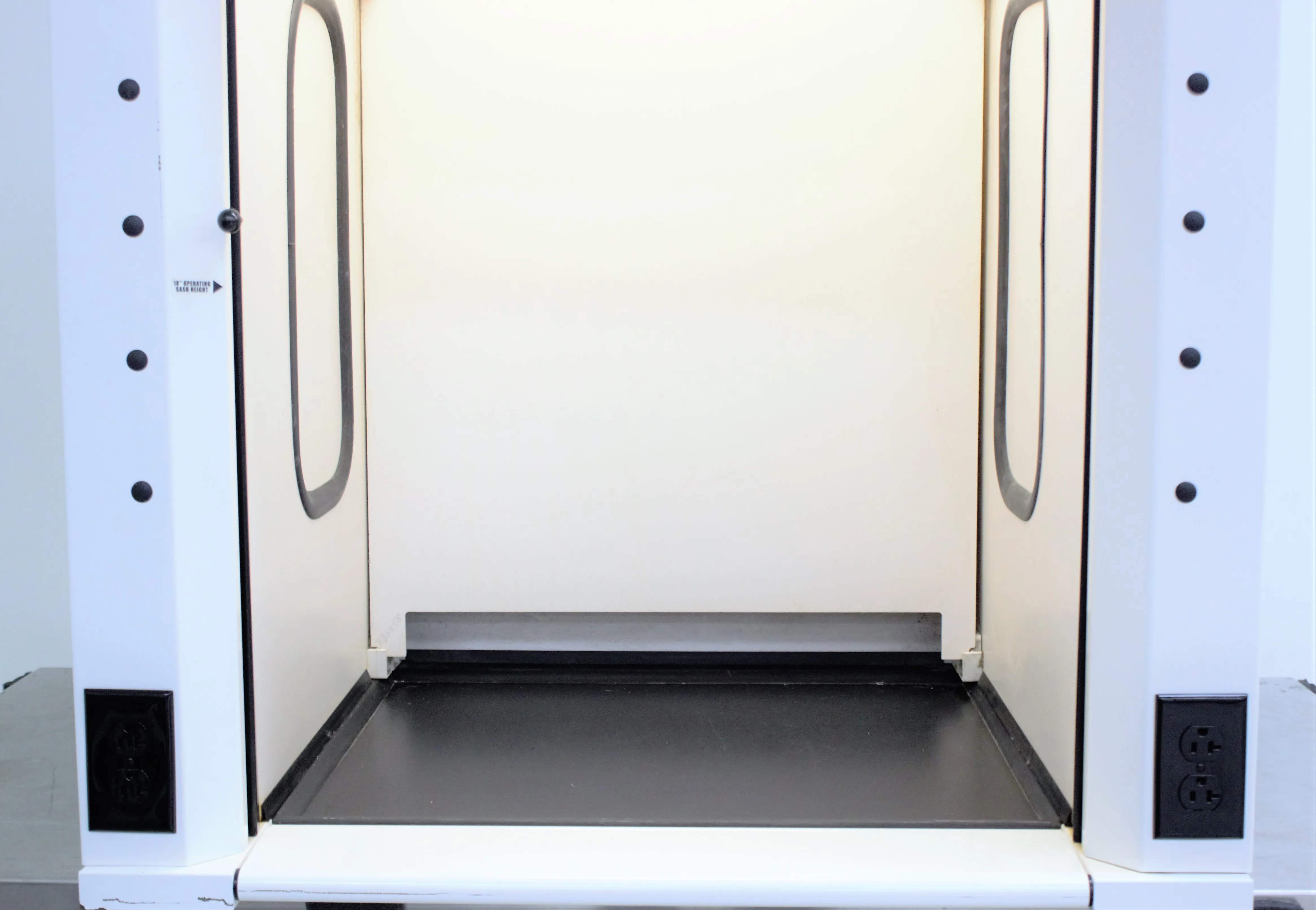 Used Fisher Hamilton SafeAire 2 Fume Hood