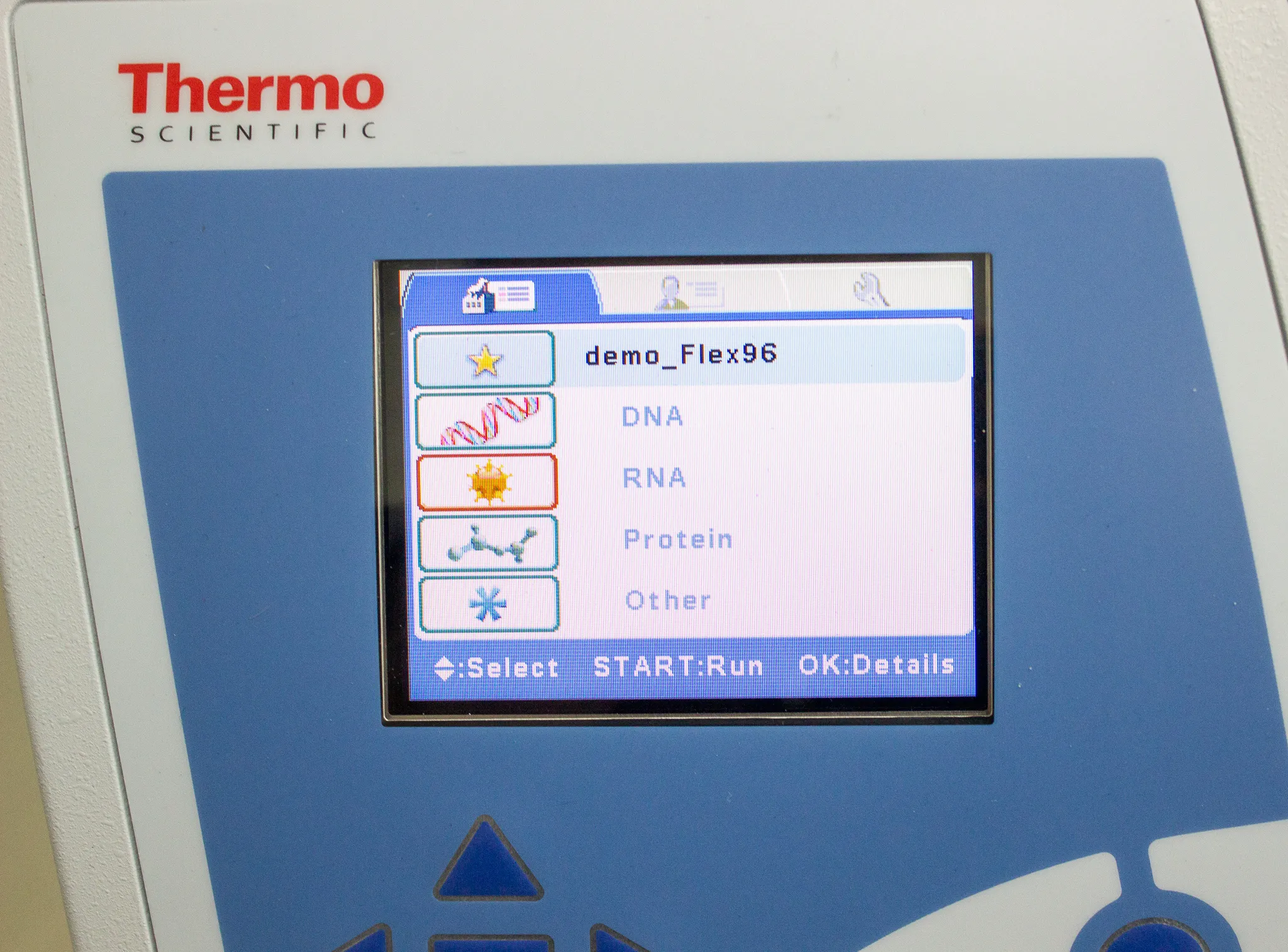 Thermo KingFisher Flex DNA RNA Purification System w/ 96 Deep-well Magnetic Head  & Heat Block  5400630