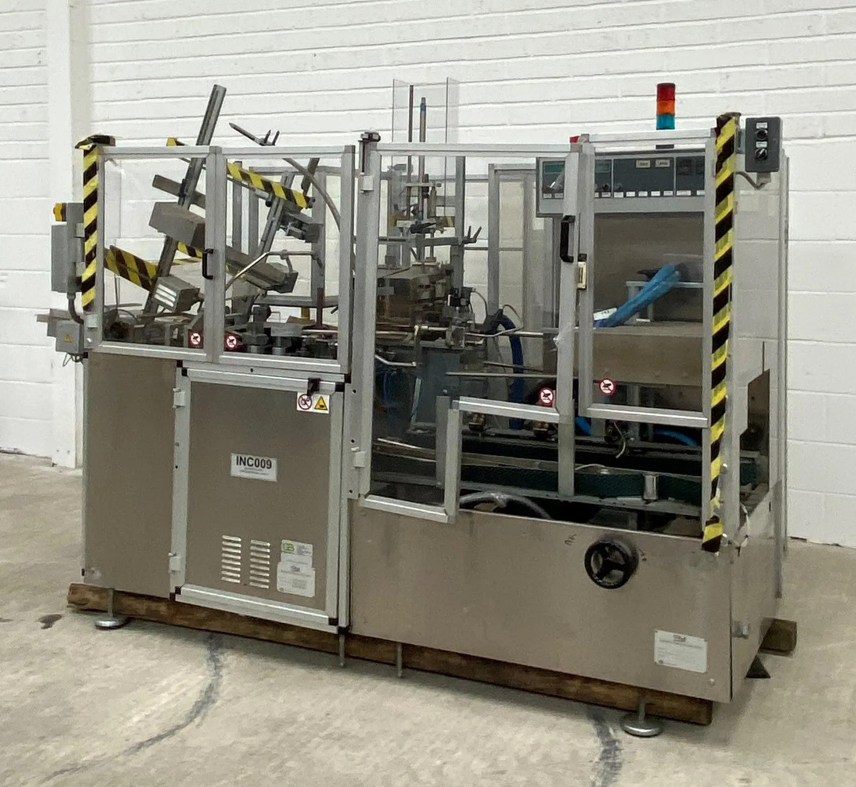 Used CAM Case Packer Packaging Machine - Reliable and Versatile Final Packing Solution