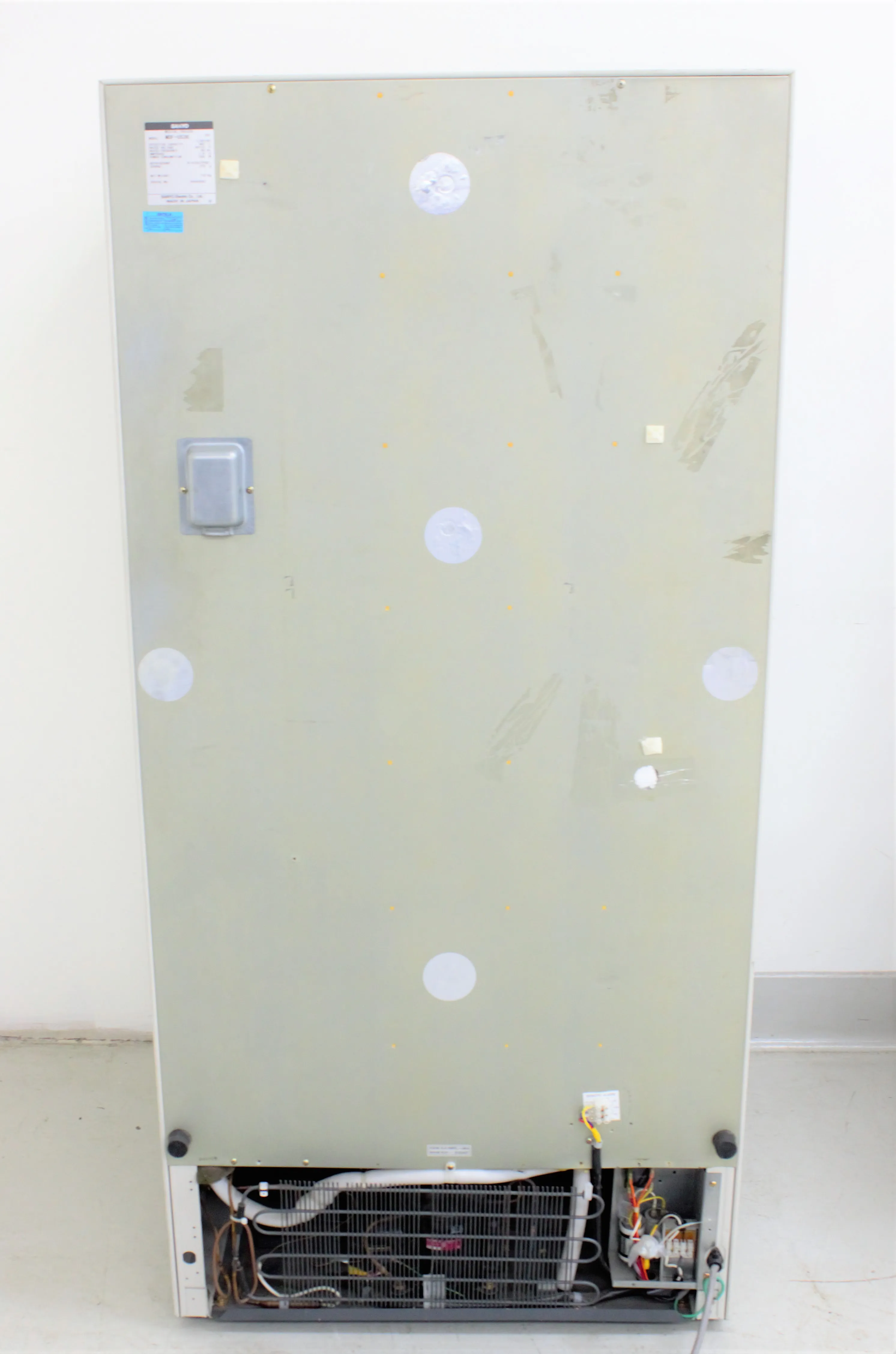 Sanyo MDF-U536 Biomedical Freezer 482 L - AS/IS - Powers on but does not  get cold - 3370145