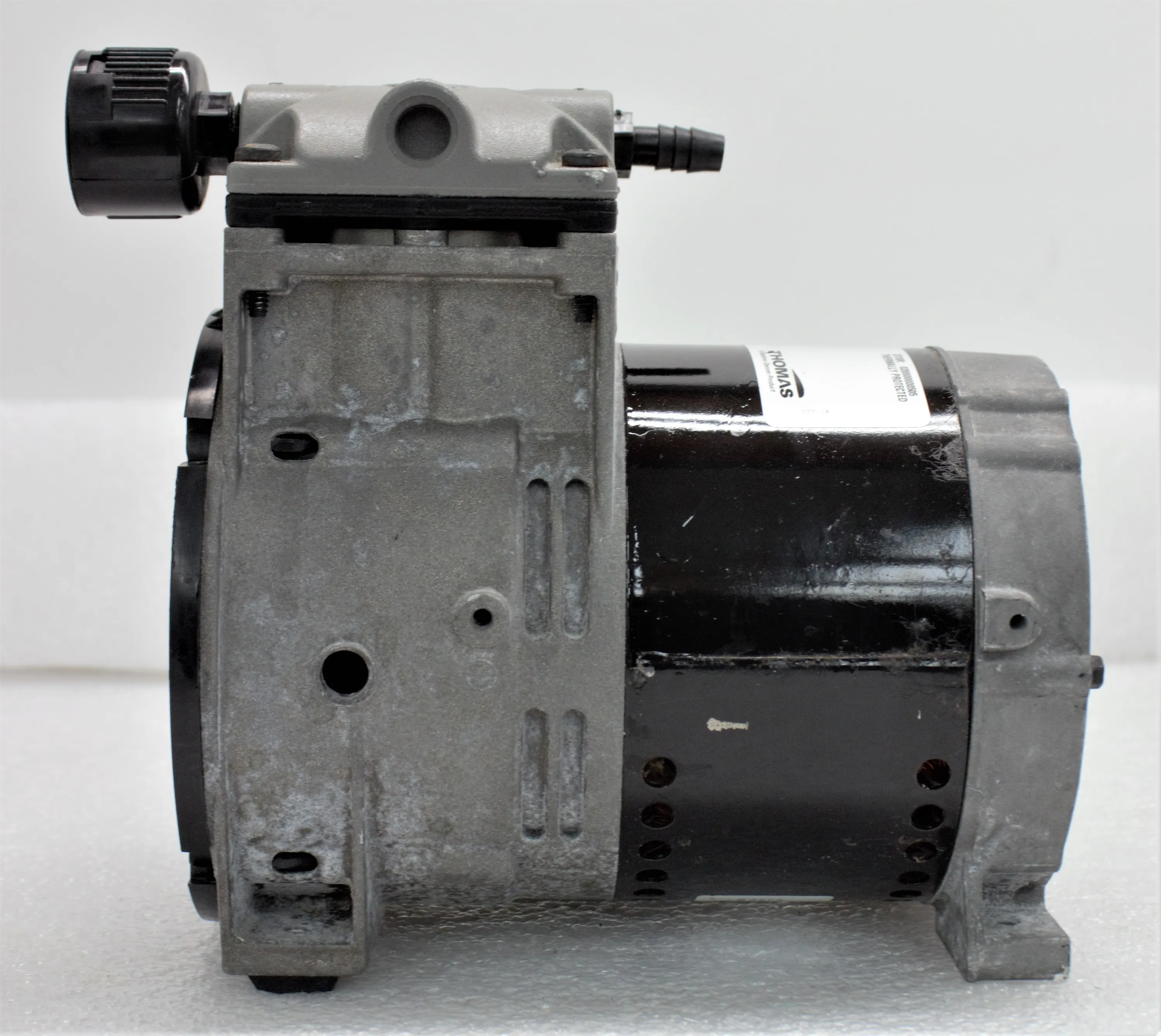 Thomas Oil-Less 7100562 Piston Vacuum Pump