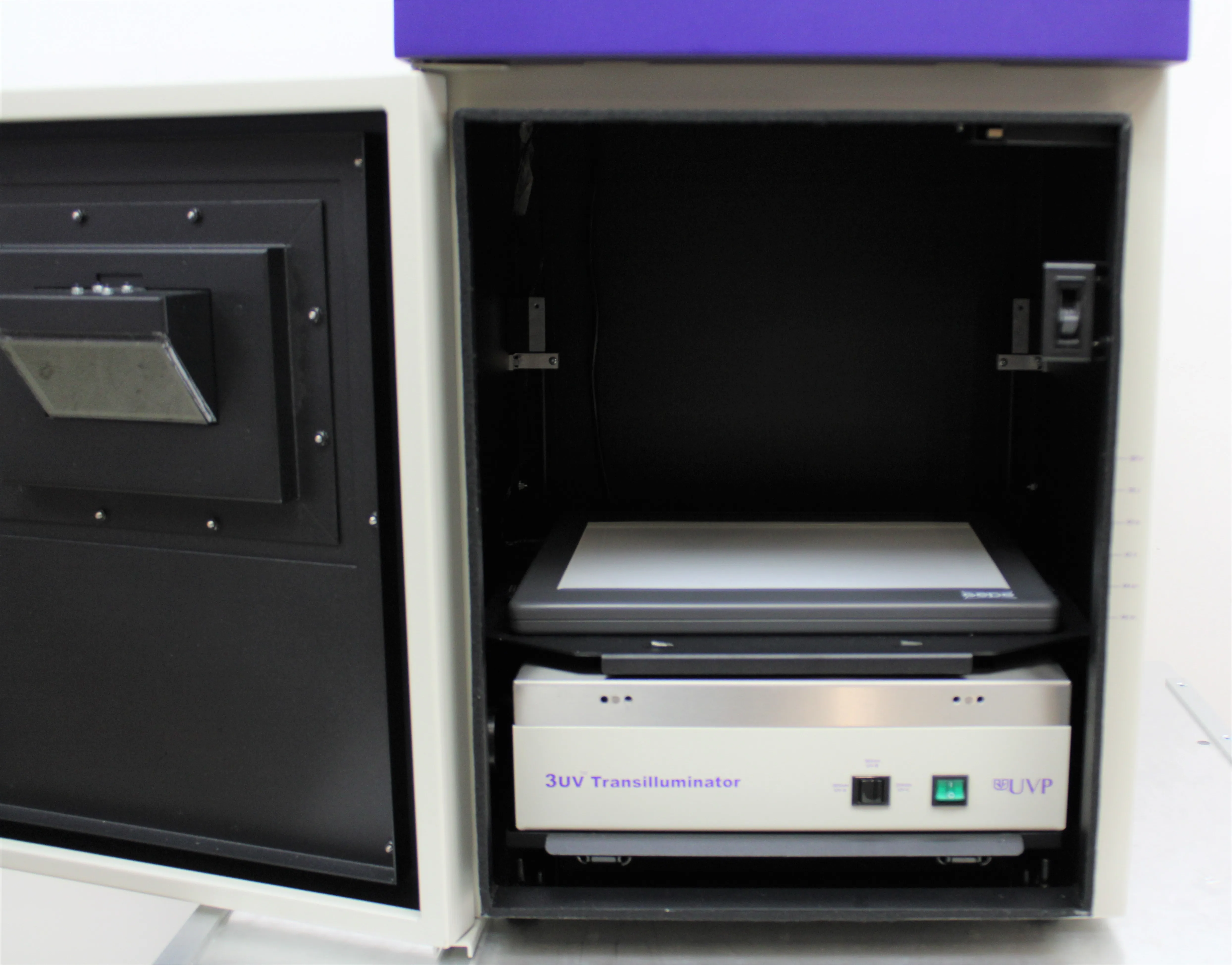 UVP BioSpectrumAC Darkroom 76-0101-22 Imaging System with Low Light and Fluorescence Capabilities