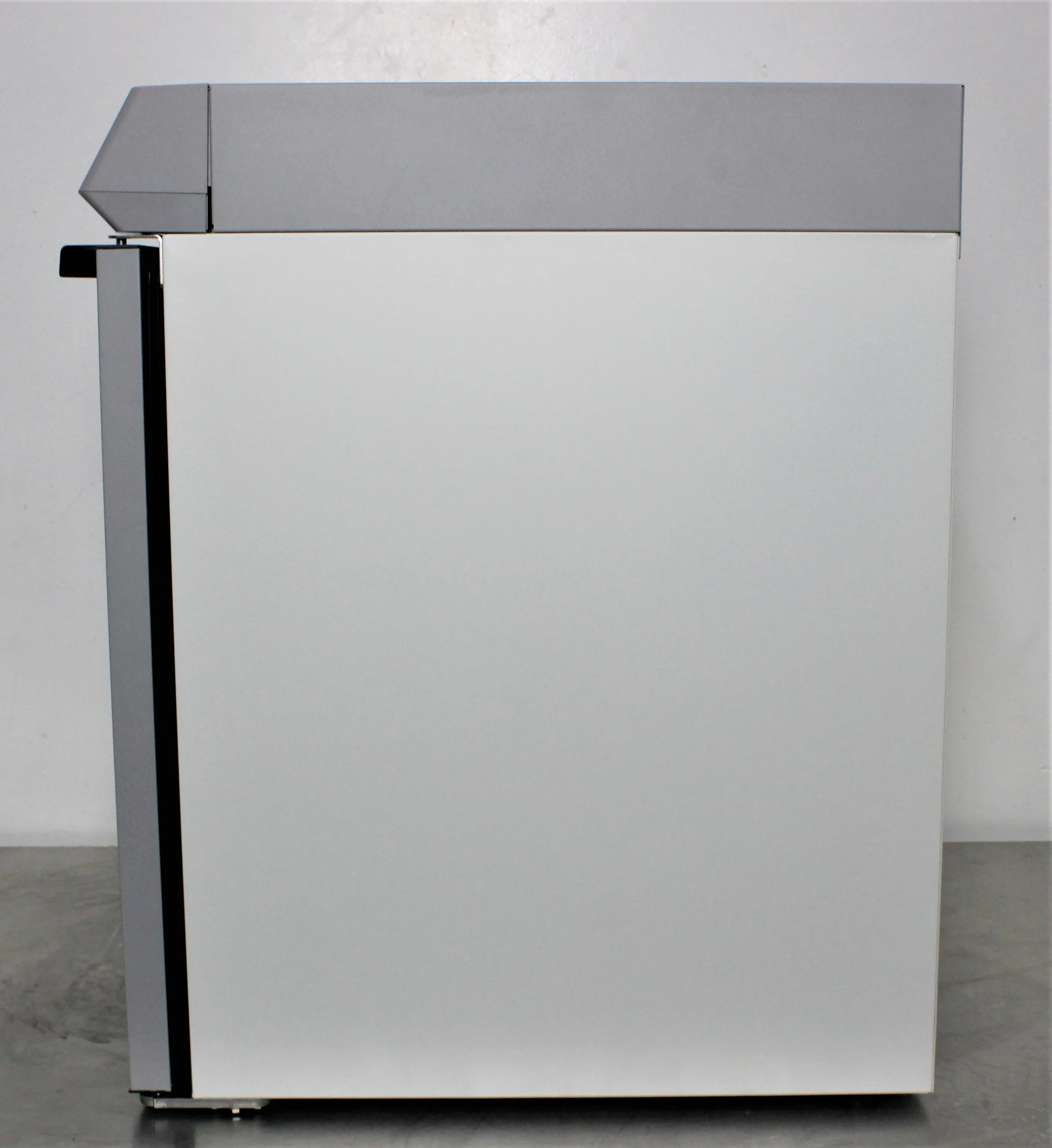 Thermo Scientific TSX505SA Undercounter Lab Refrigerator