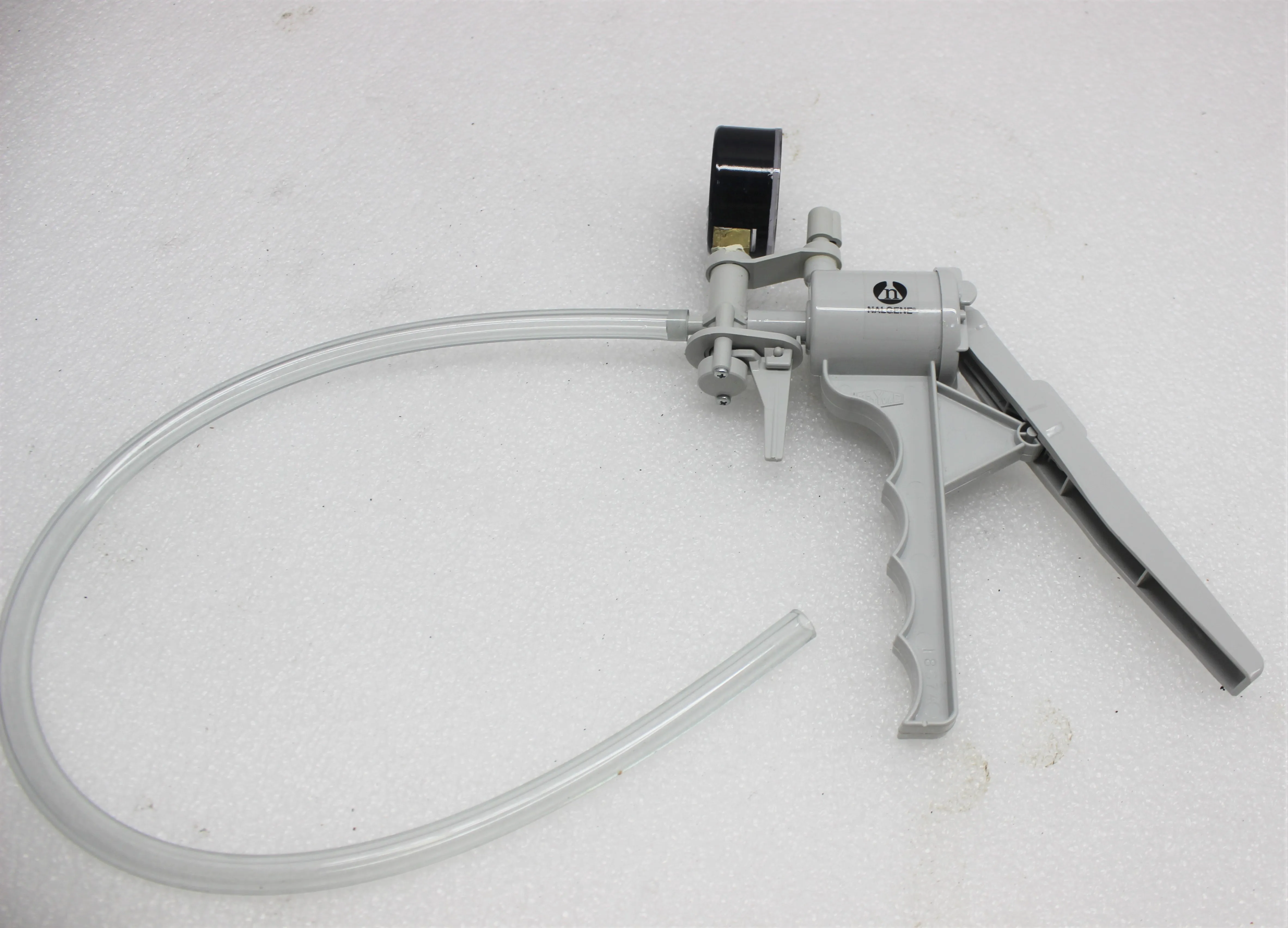 Nalgene MityVac Repairable Hand-Operated PVC Vacuum Pump with Gauge