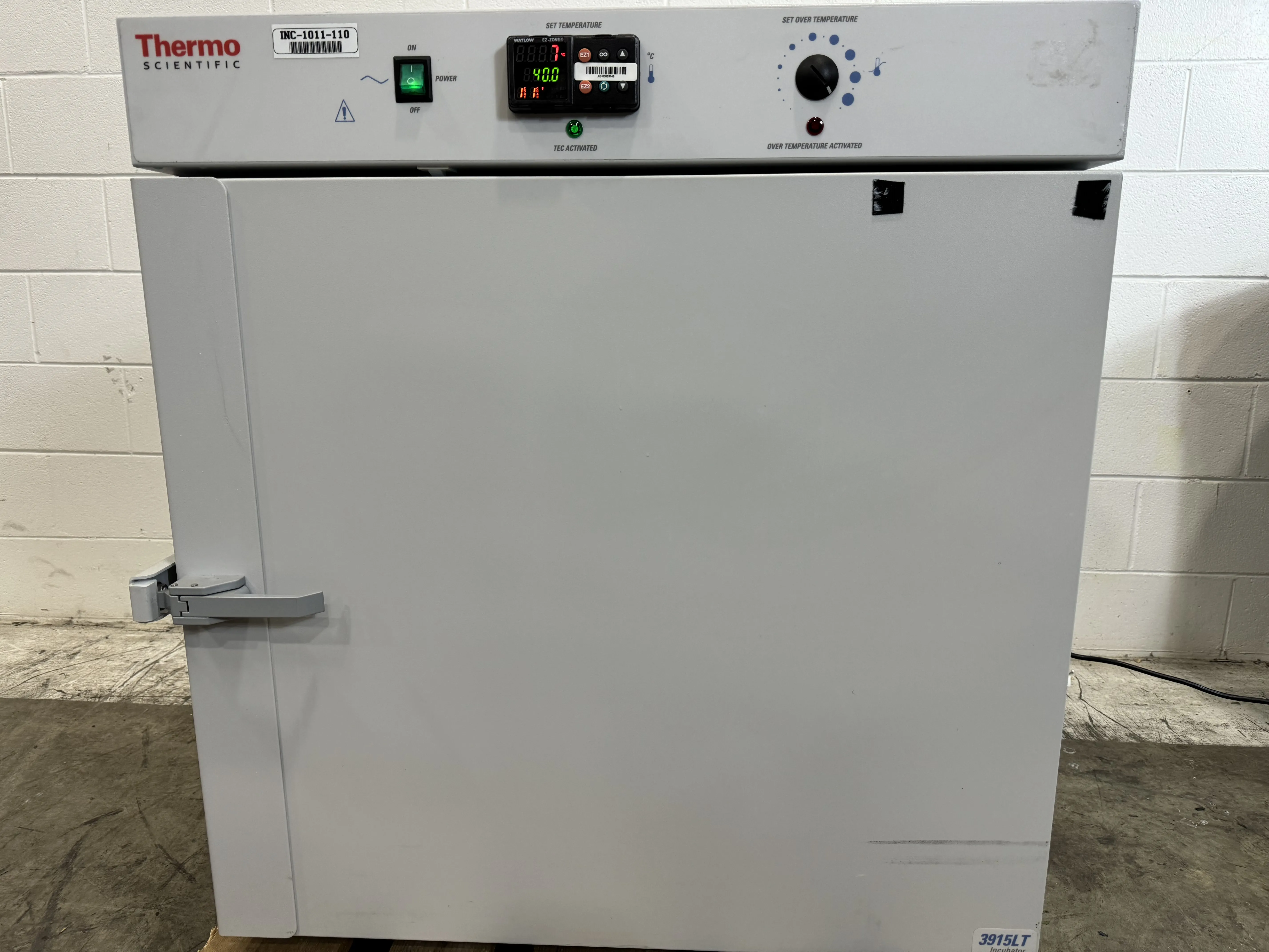 Thermo Scientific 3915LT - Peltier Cooled Incubator, 185L, No Lighting