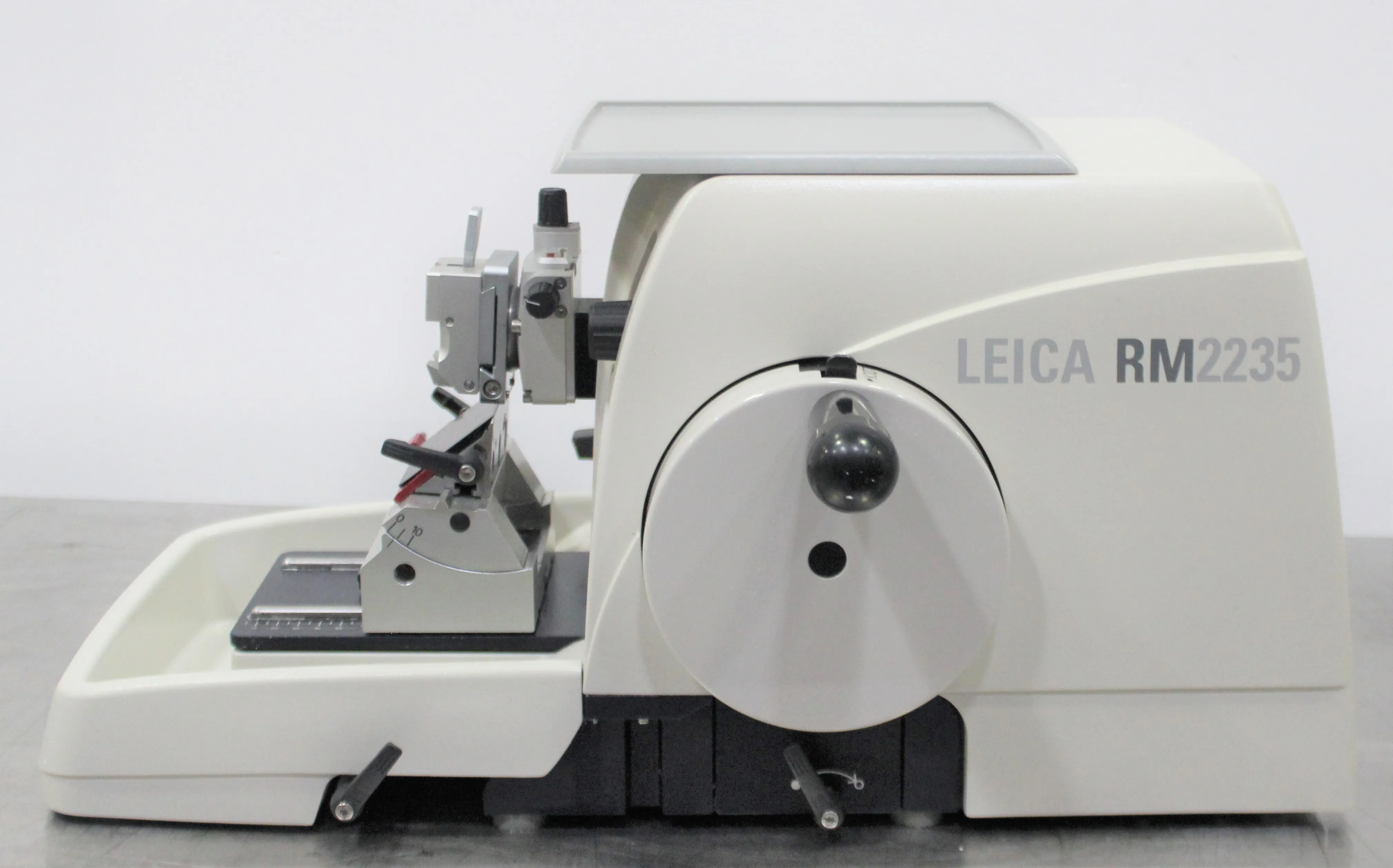 LEICA RM2235 Rotary Microtome