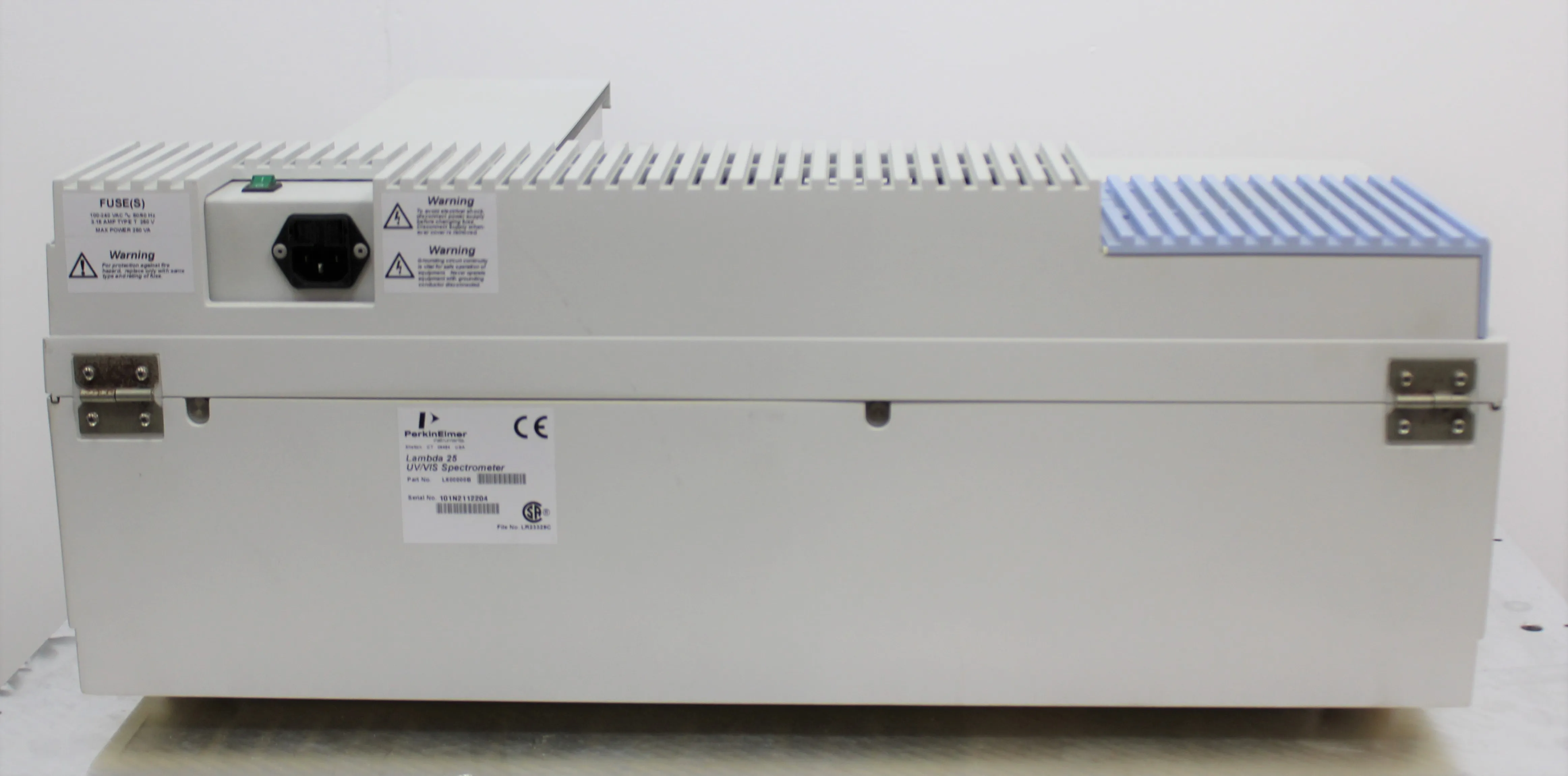 Perkin Elmer Lambda 25 UV/VIS Spectrometer