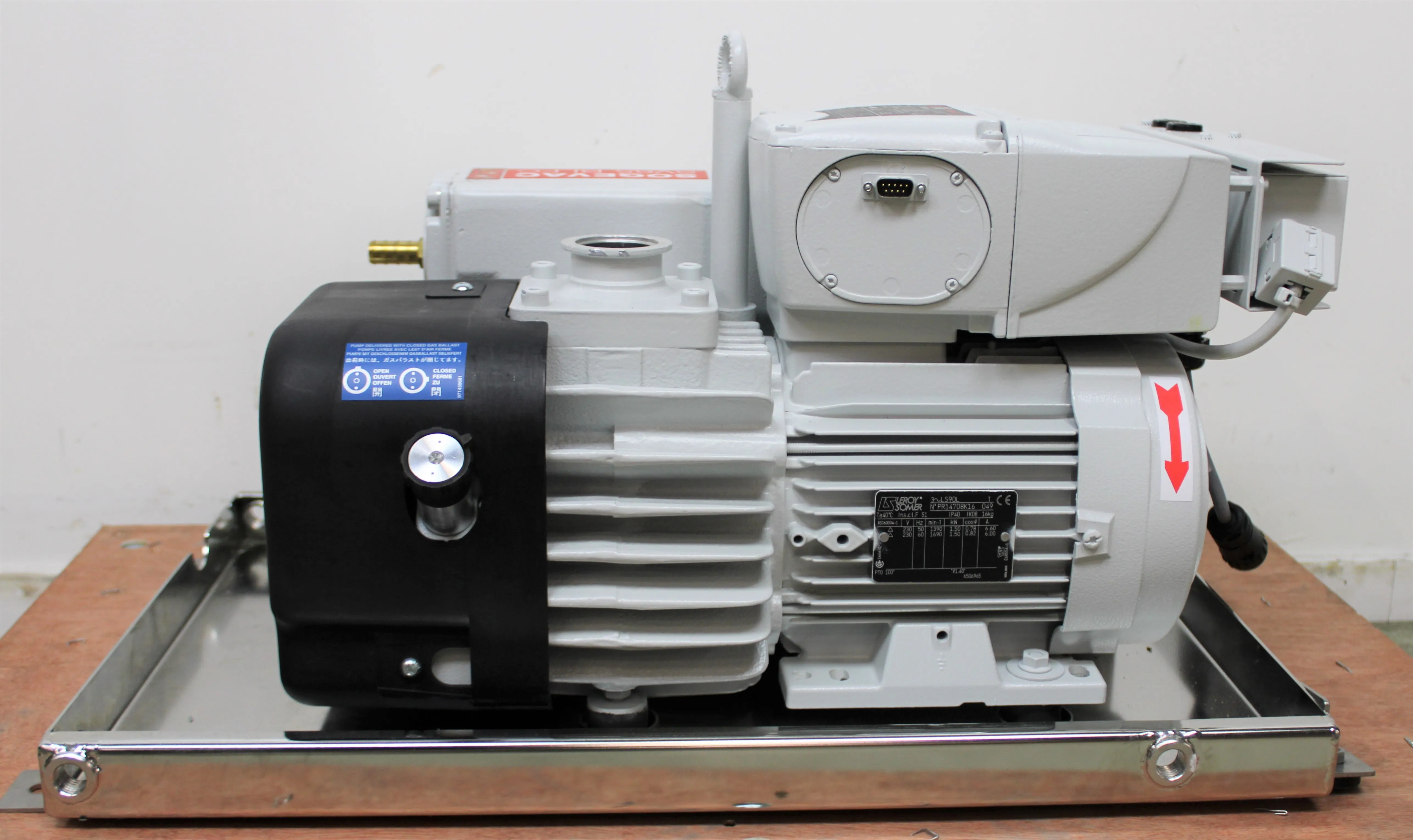 LEYBOLD SOGEVAC SV65 BI FC Rotary Vane Vacuum Pump, 200-240V, 960465V3001