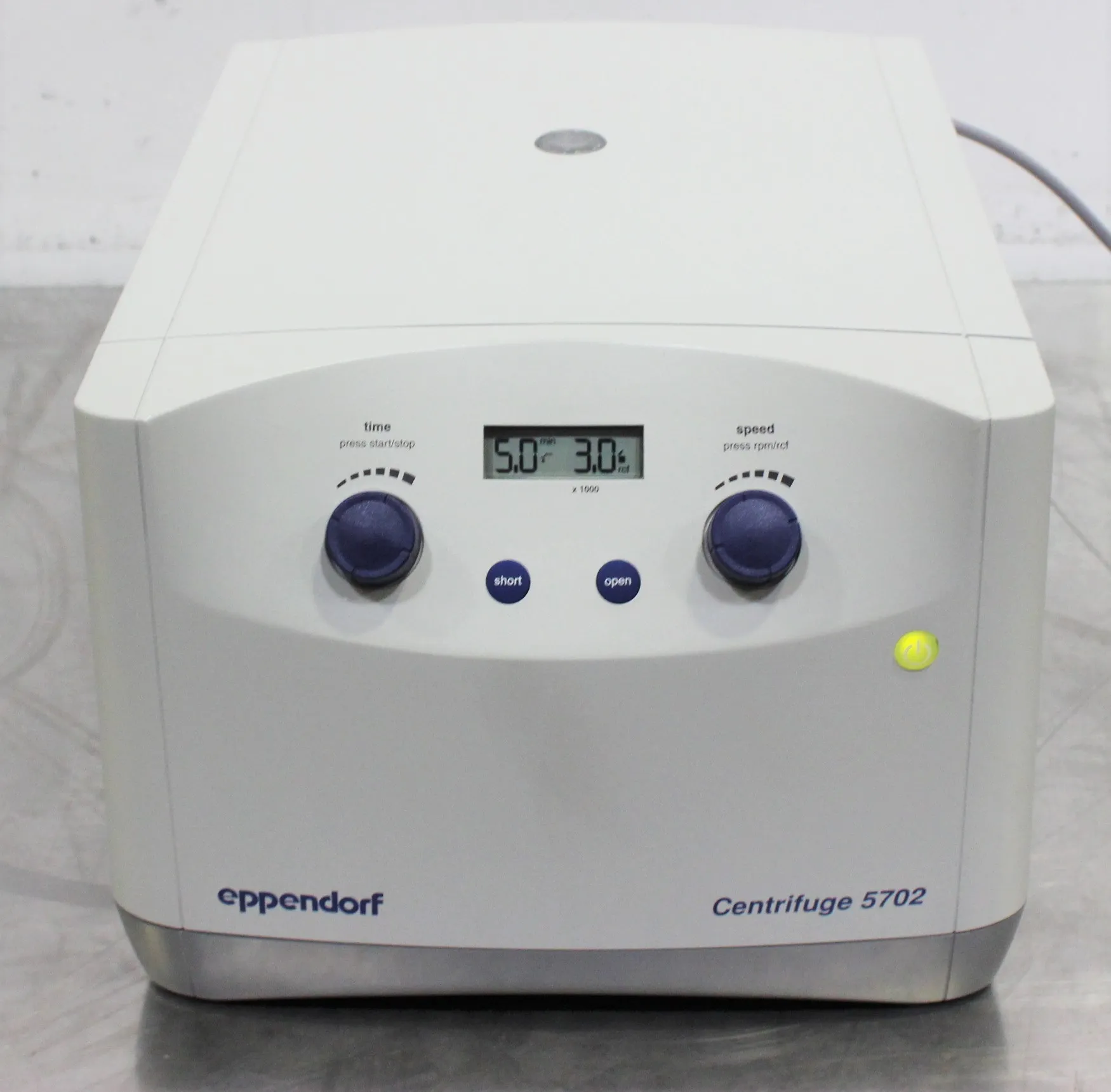 Eppendorf 5702 Benchtop Centrifuge with A-4-38 Rotor 120V 60Hz 0013309