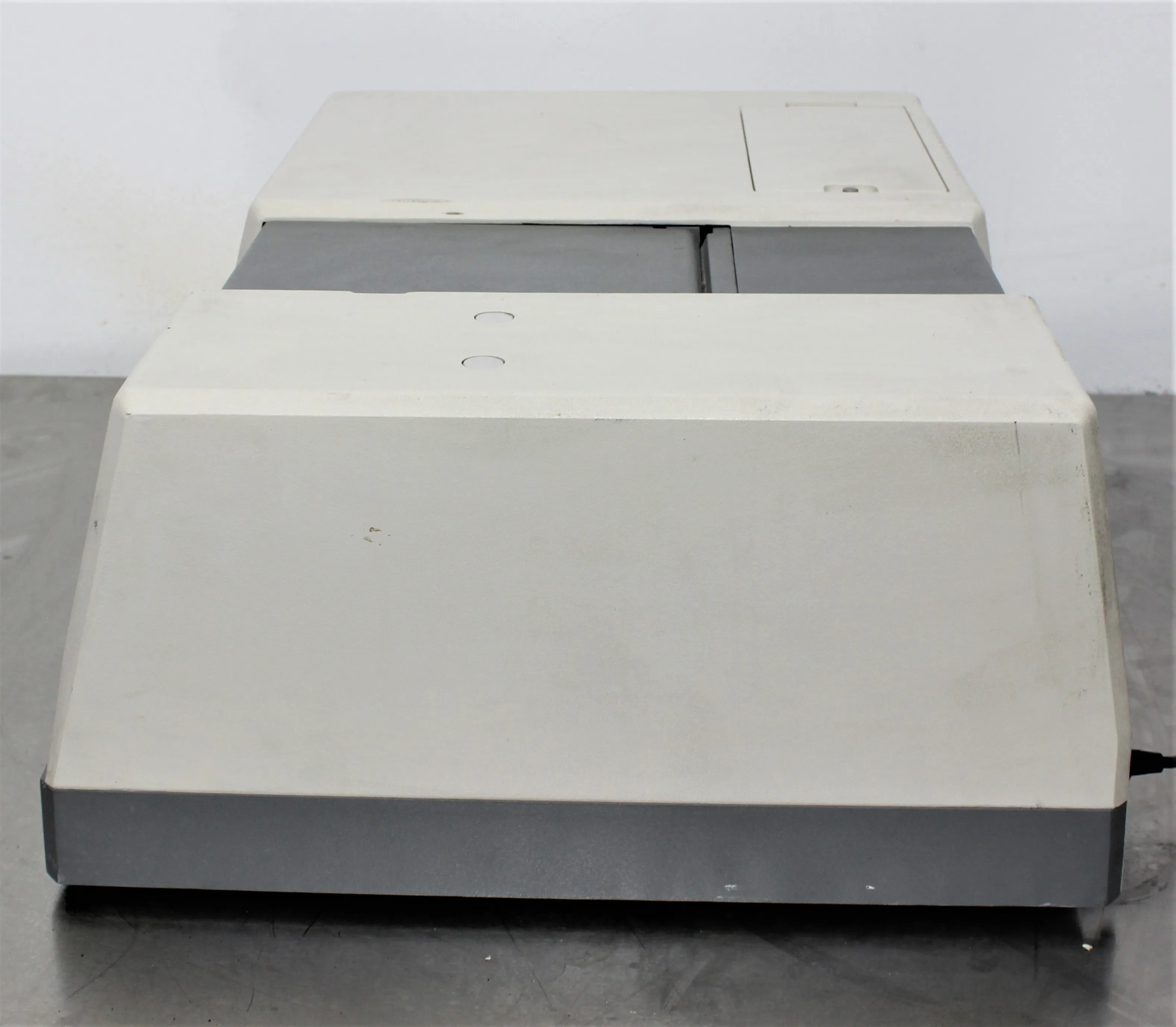 Beckman Coulter DU 800 Spectrophotometer UV-Vis System with PC Control