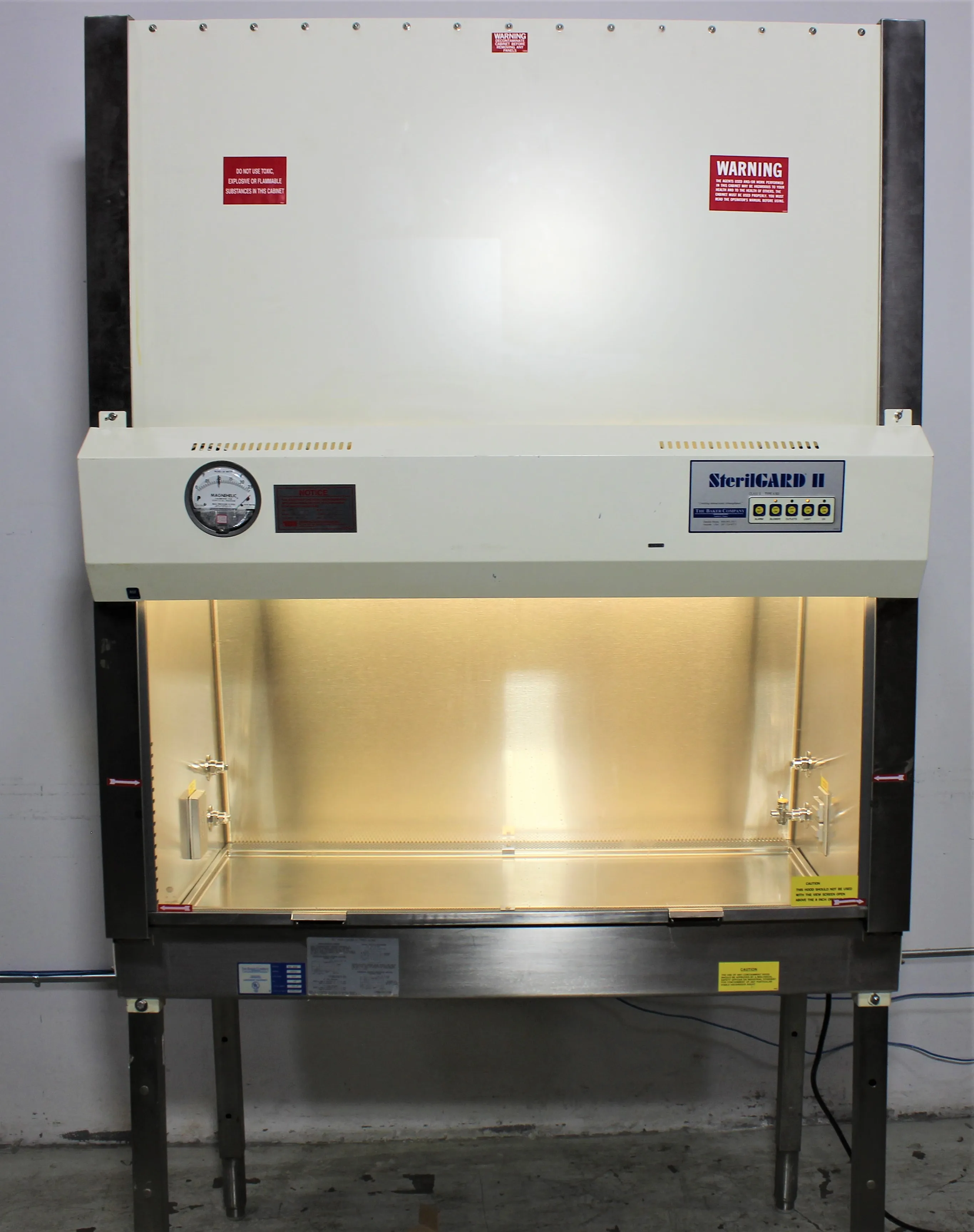 Baker SterilGARD 400 (SG 400) Biological Safety Cabinet Type II, Class A/B3