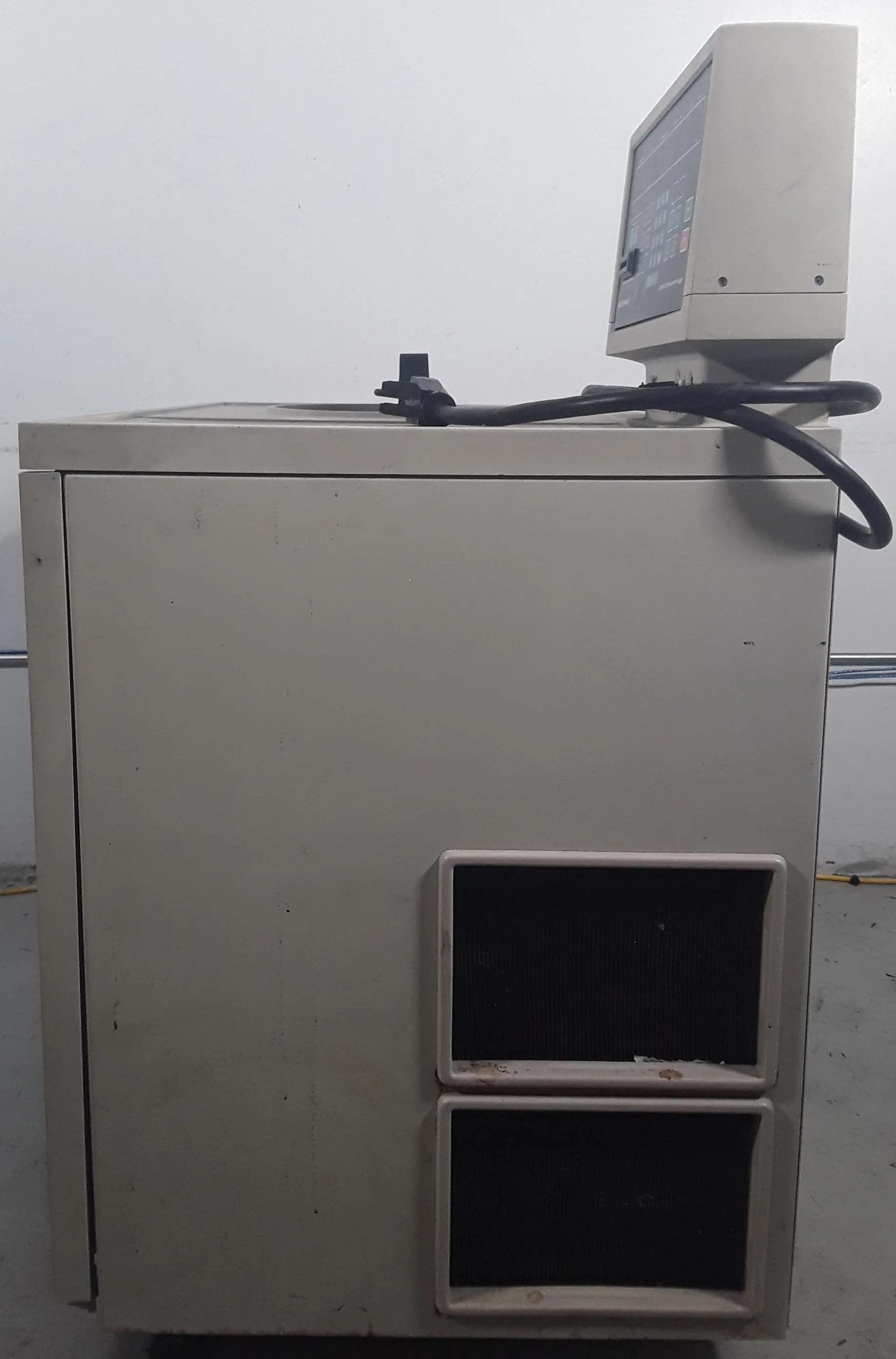 Beckman L8-80MR Ultracentrifuge