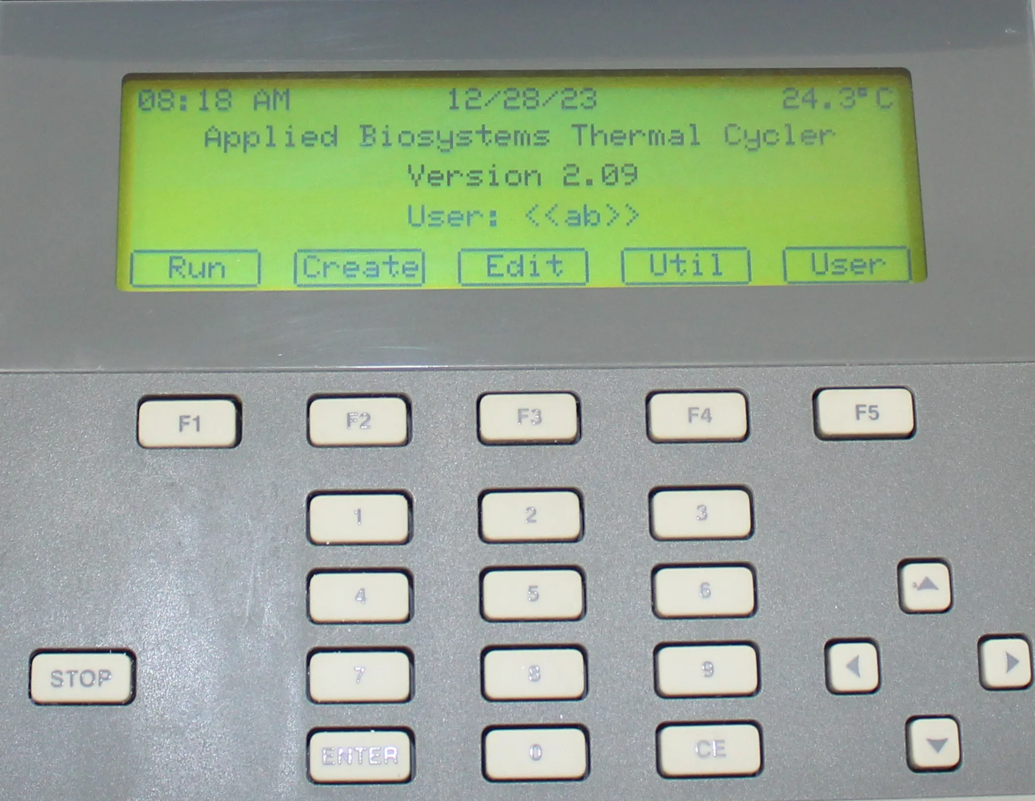 Applied Biosystems 96-Well PCR 2720 Thermal Cycler 4359659