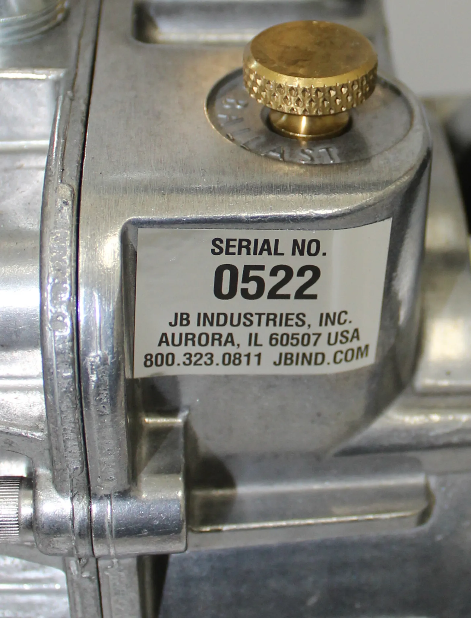 JB Platinum DV-85N Vacuum Pump with Oil, Model: C55JXKPK-5060, Used, 30-Day Warranty