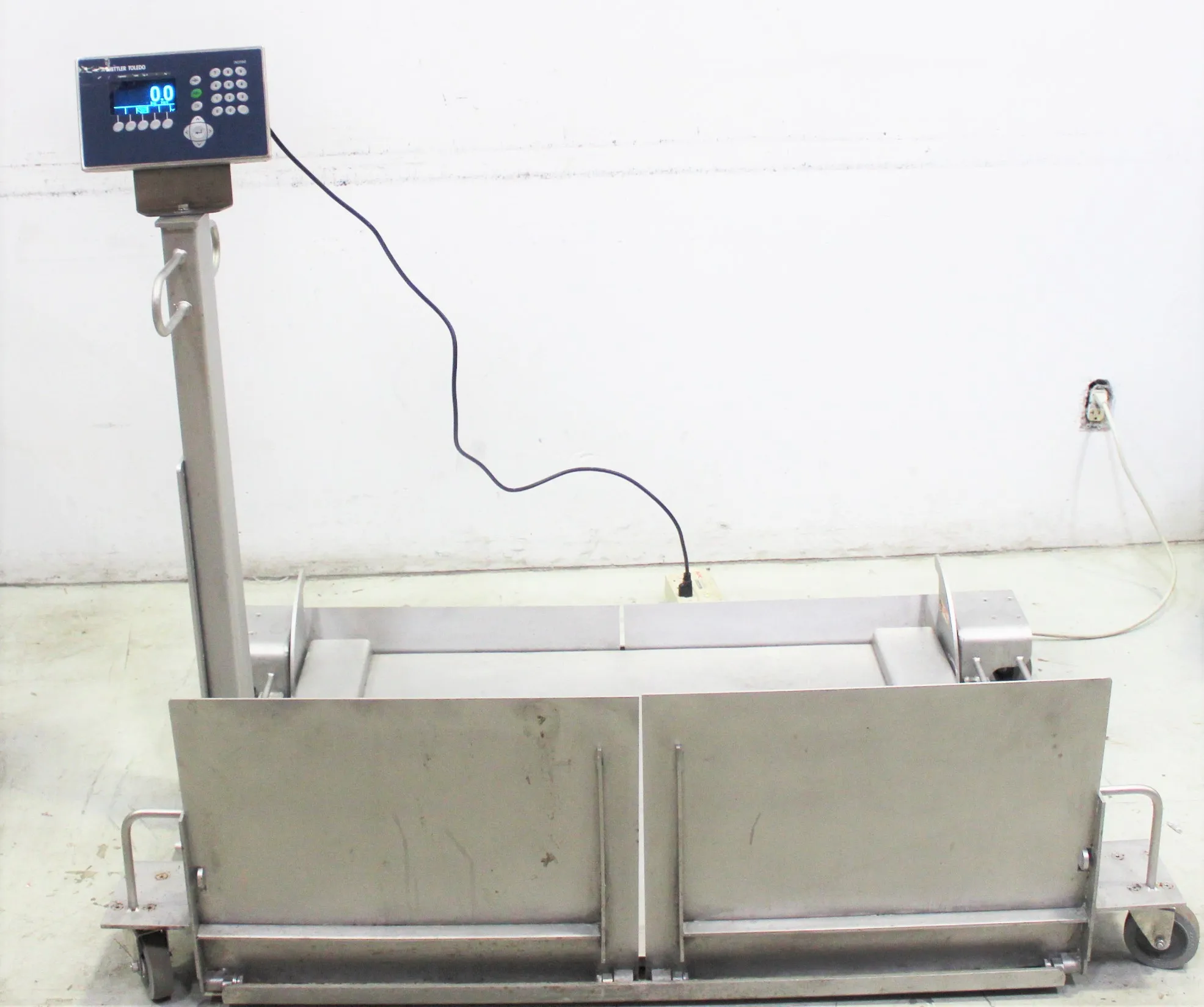 Mettler Toledo IND560 with Deckmate Floor Scale