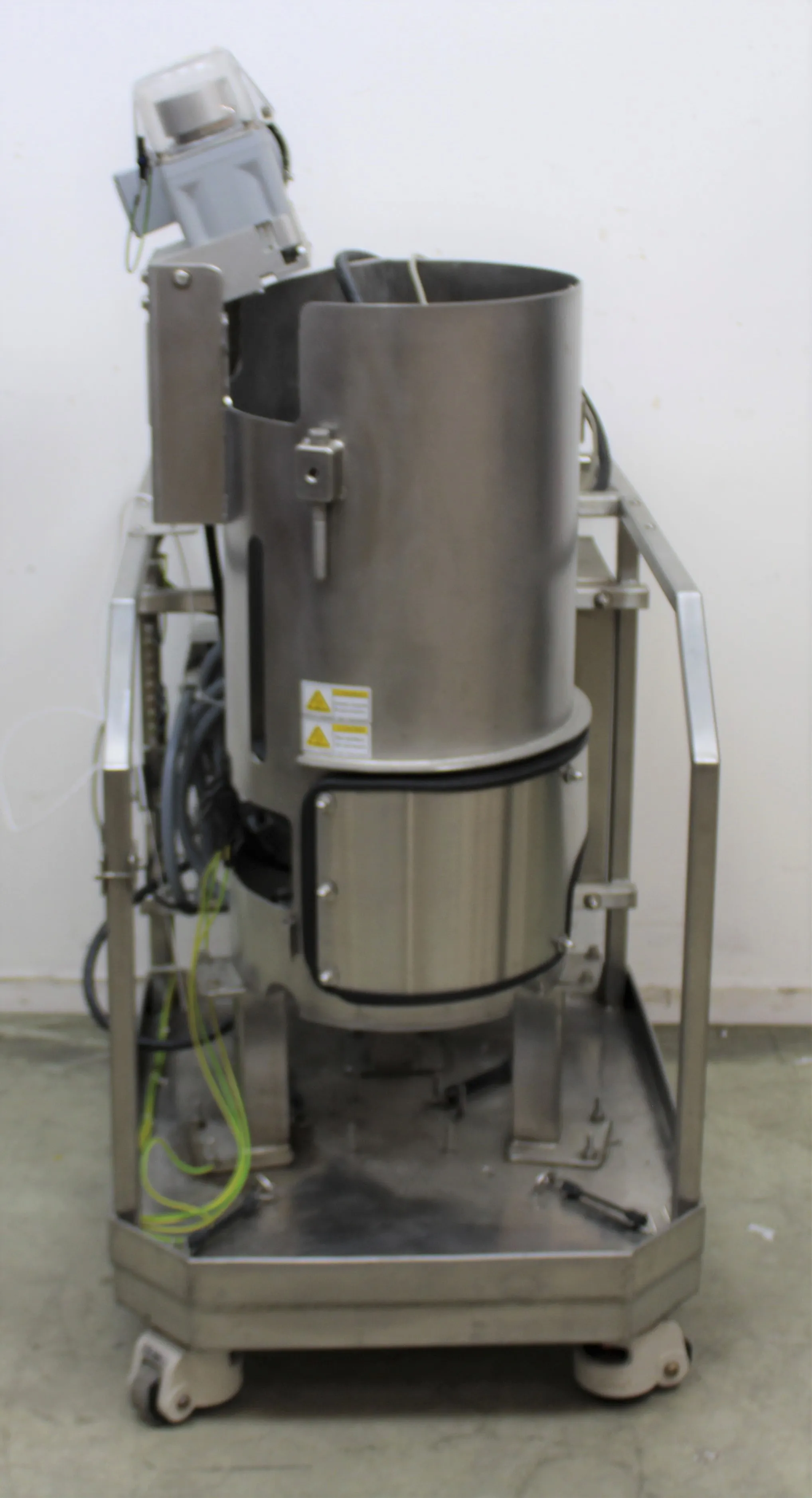 HyClone SV50171.02 50L Single-Use Bioreactor with MotorMixer GTR Phase 1/4HP Motor on Rolling Cart