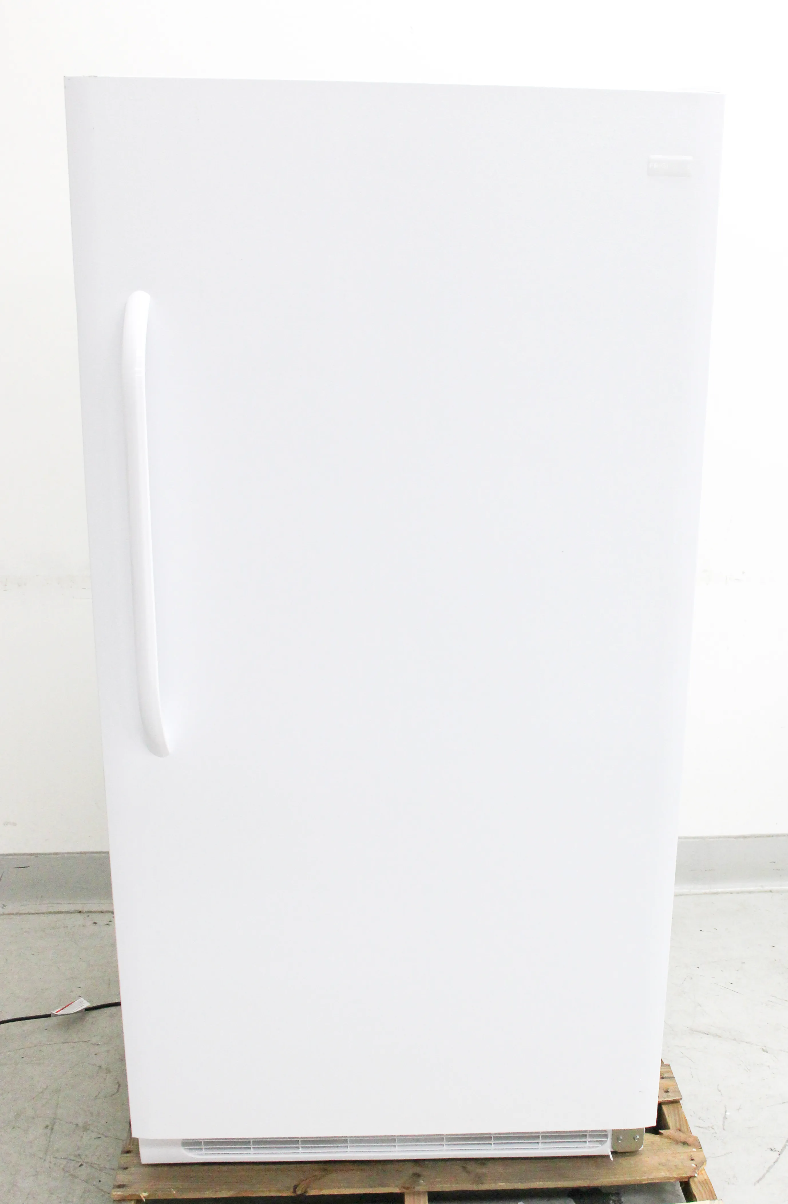 Frigidaire 16.63-cu ft Upright Refrigerator (White)