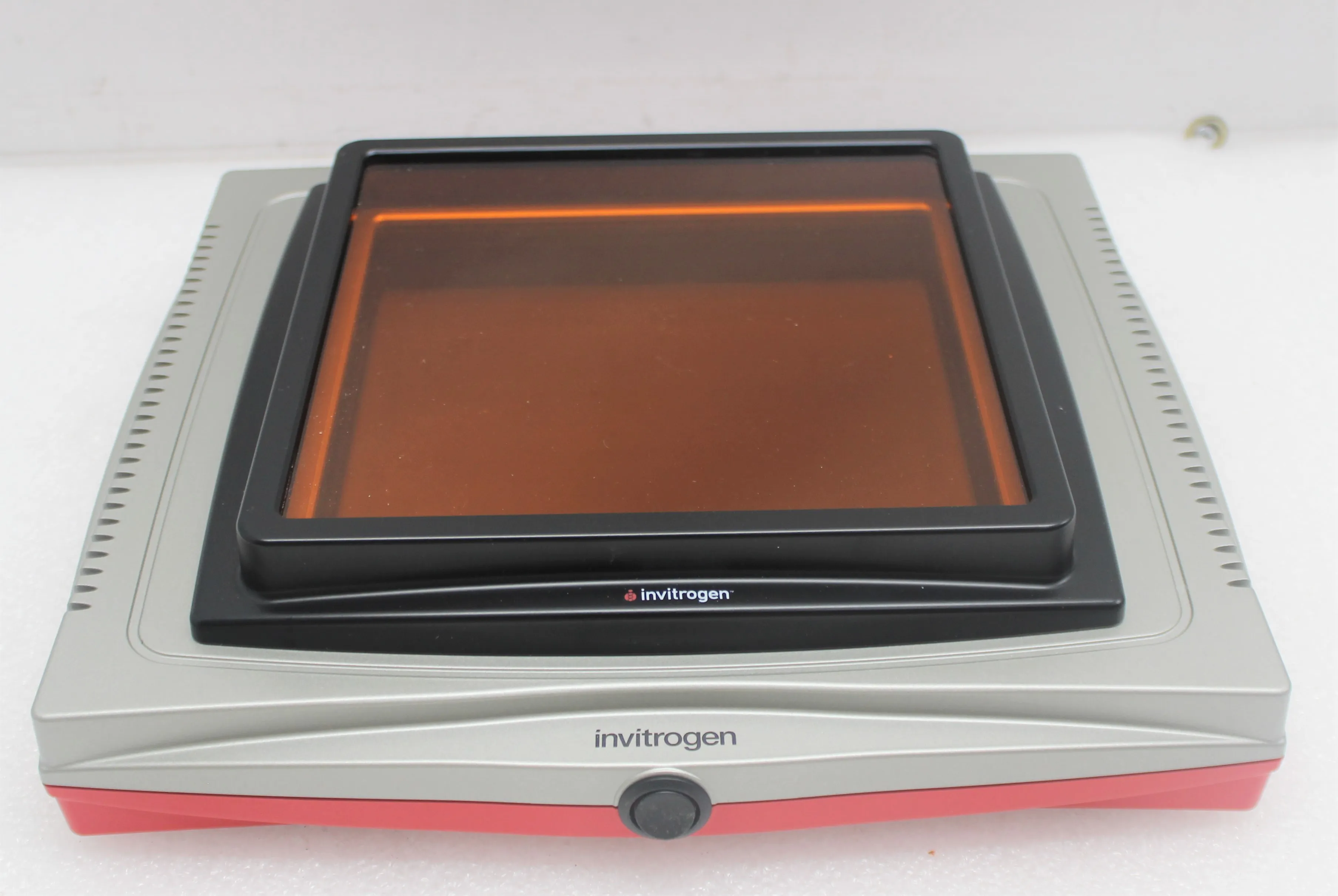 Invitrogen G6600 Light Box Electrophoresis Equipment