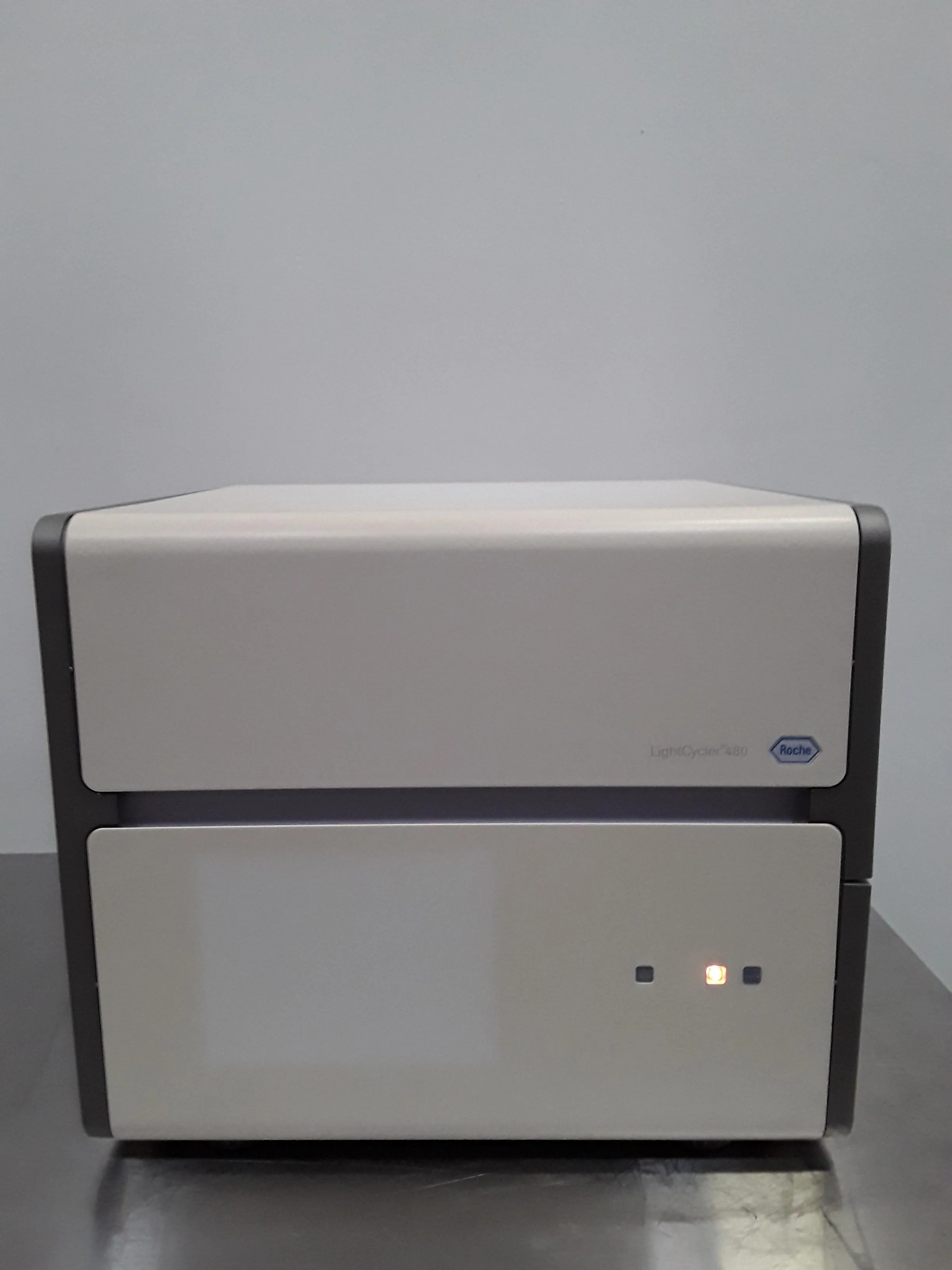 Roche LightCycler 480 Real-Time PCR System - Needs Repairs - AS-IS - 240V 50Hz/60Hz