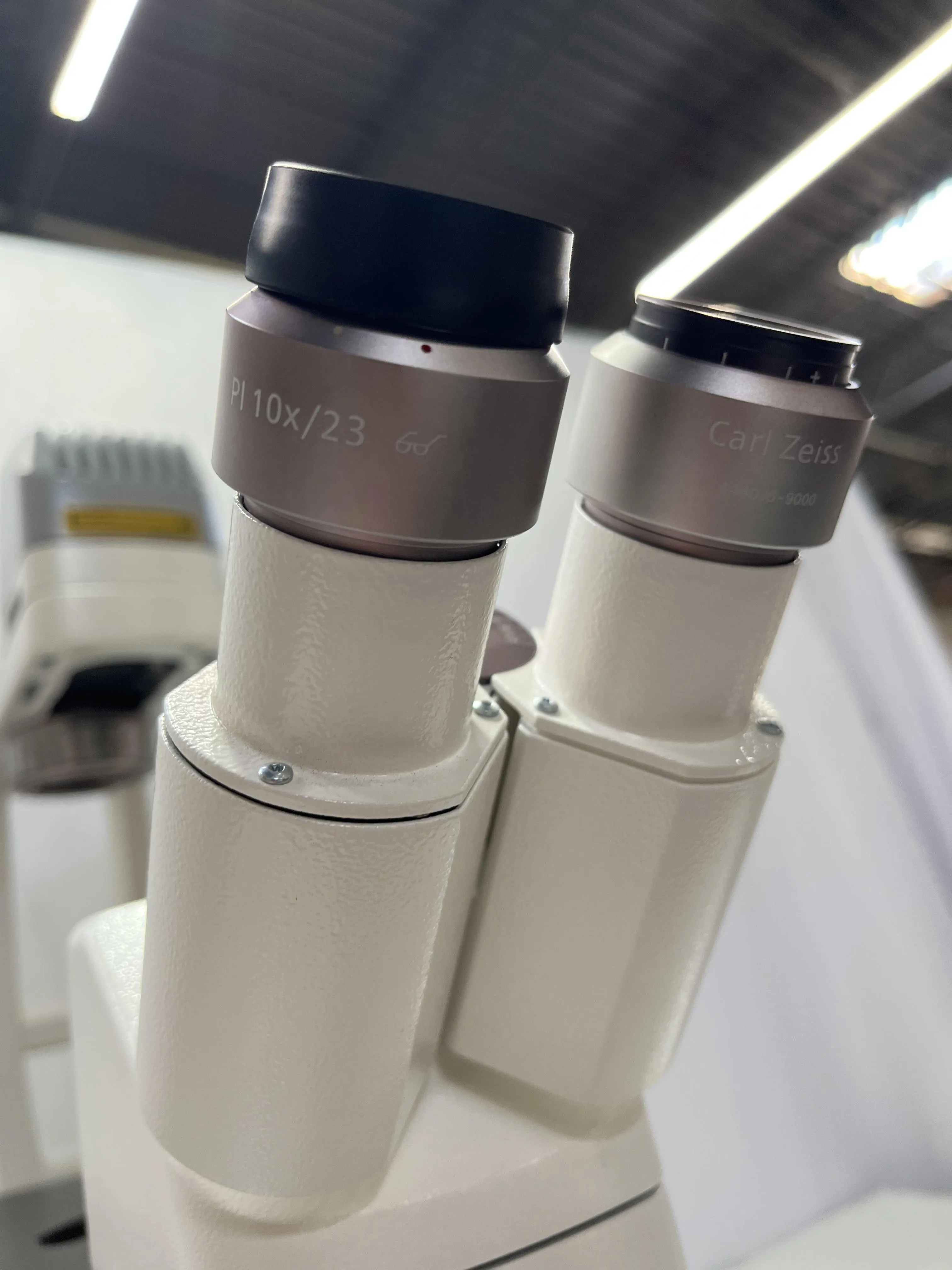 ZEISS Axio Vert.A1 Inverted Microscope with Objectives 10x, 20x, 40x