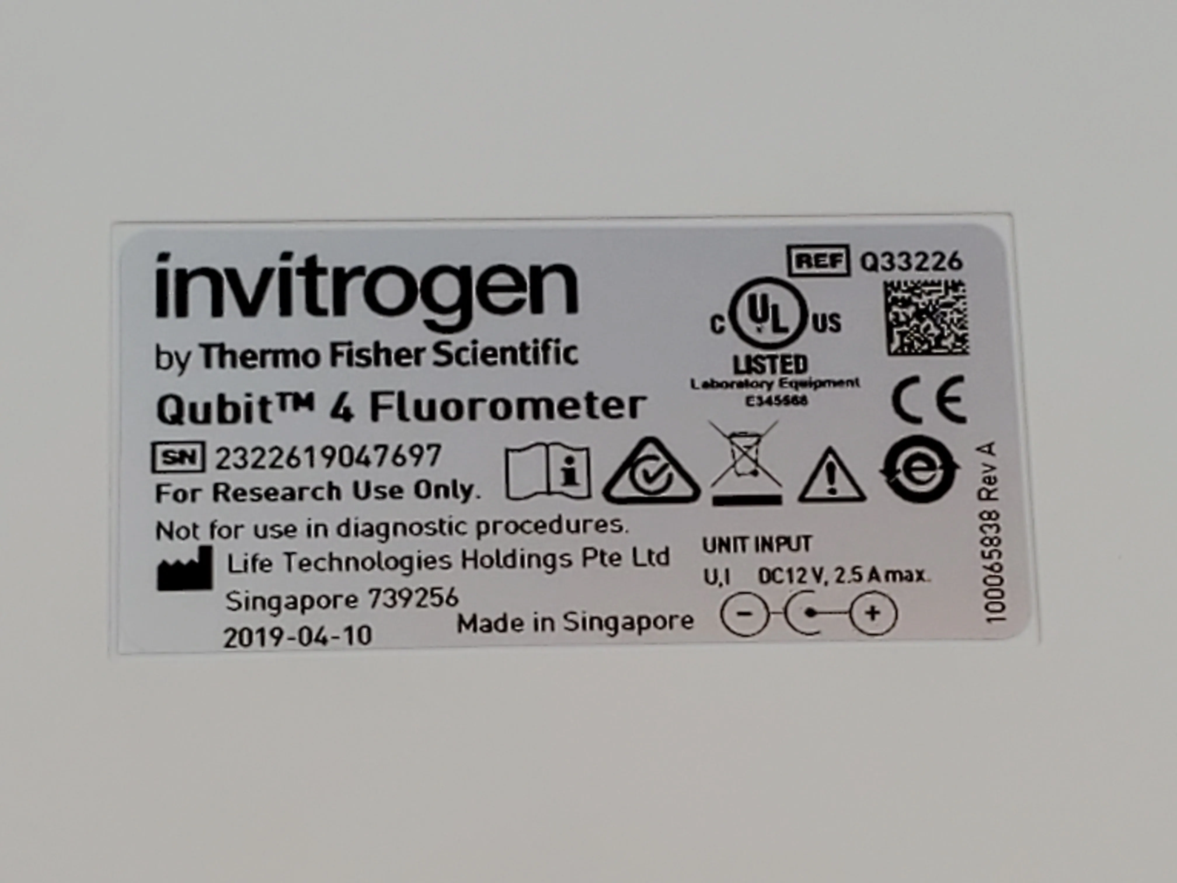 Invitrogen Qubit 4 Fluorometer DNA Synthesizer