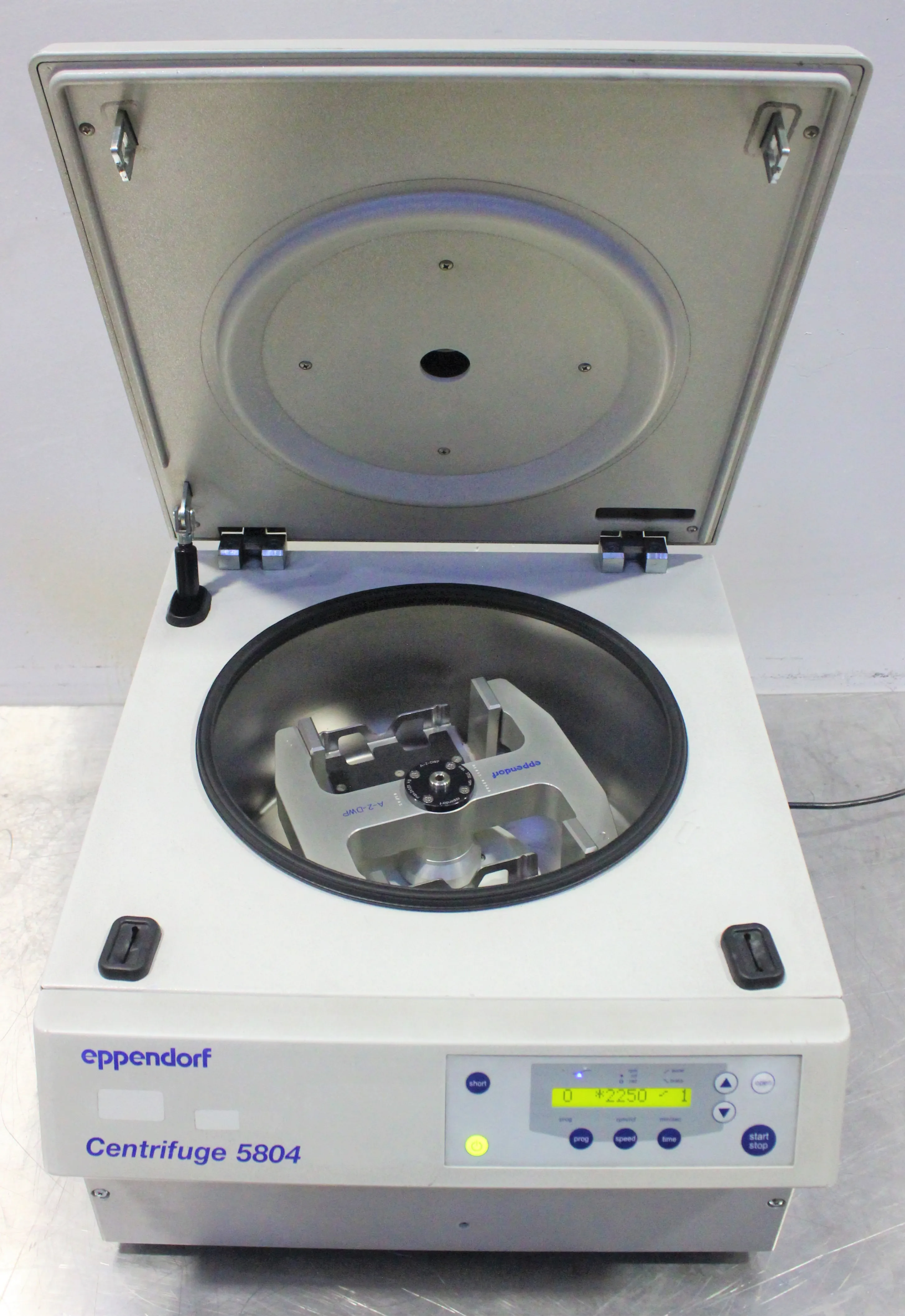 Eppendorf 5804 Benchtop Centrifuge