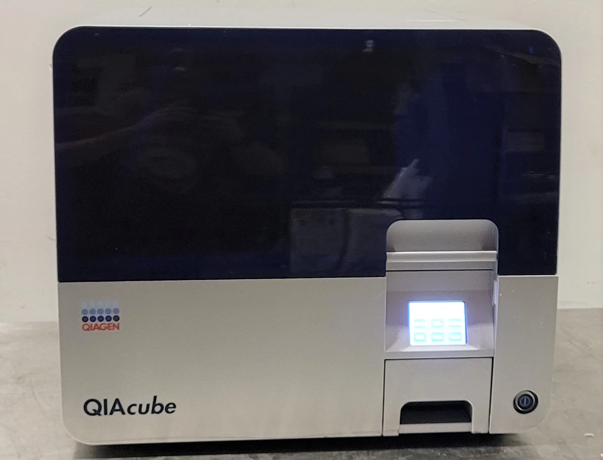 QIAGEN QIAcube Robotic Workstation (110 V)