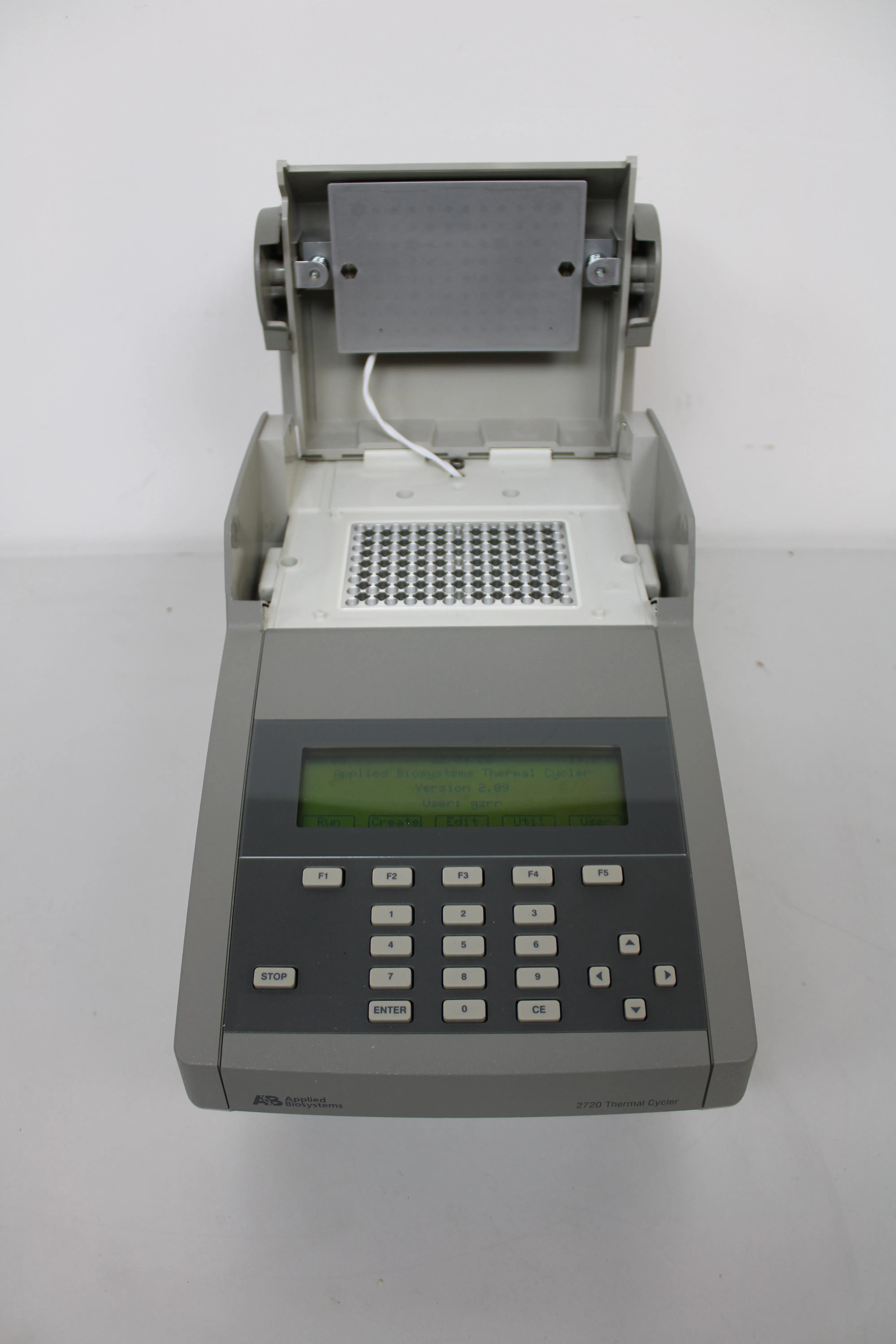 Applied Biosystems 2720 Thermal Cycler PCR Thermal Cycler Molecular Biology