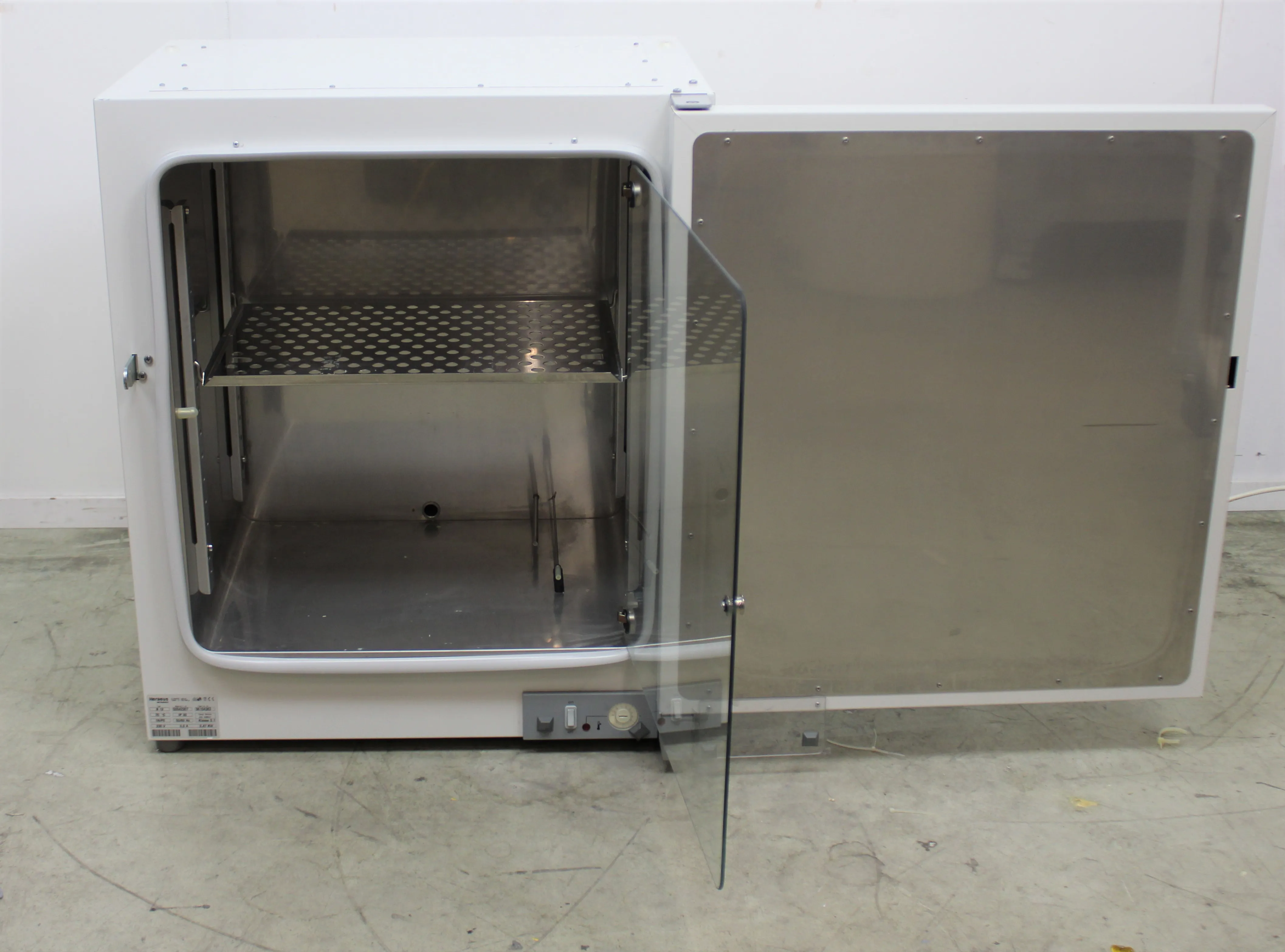 Heraeus B12 Incubator 131L Used Laboratory Equipment