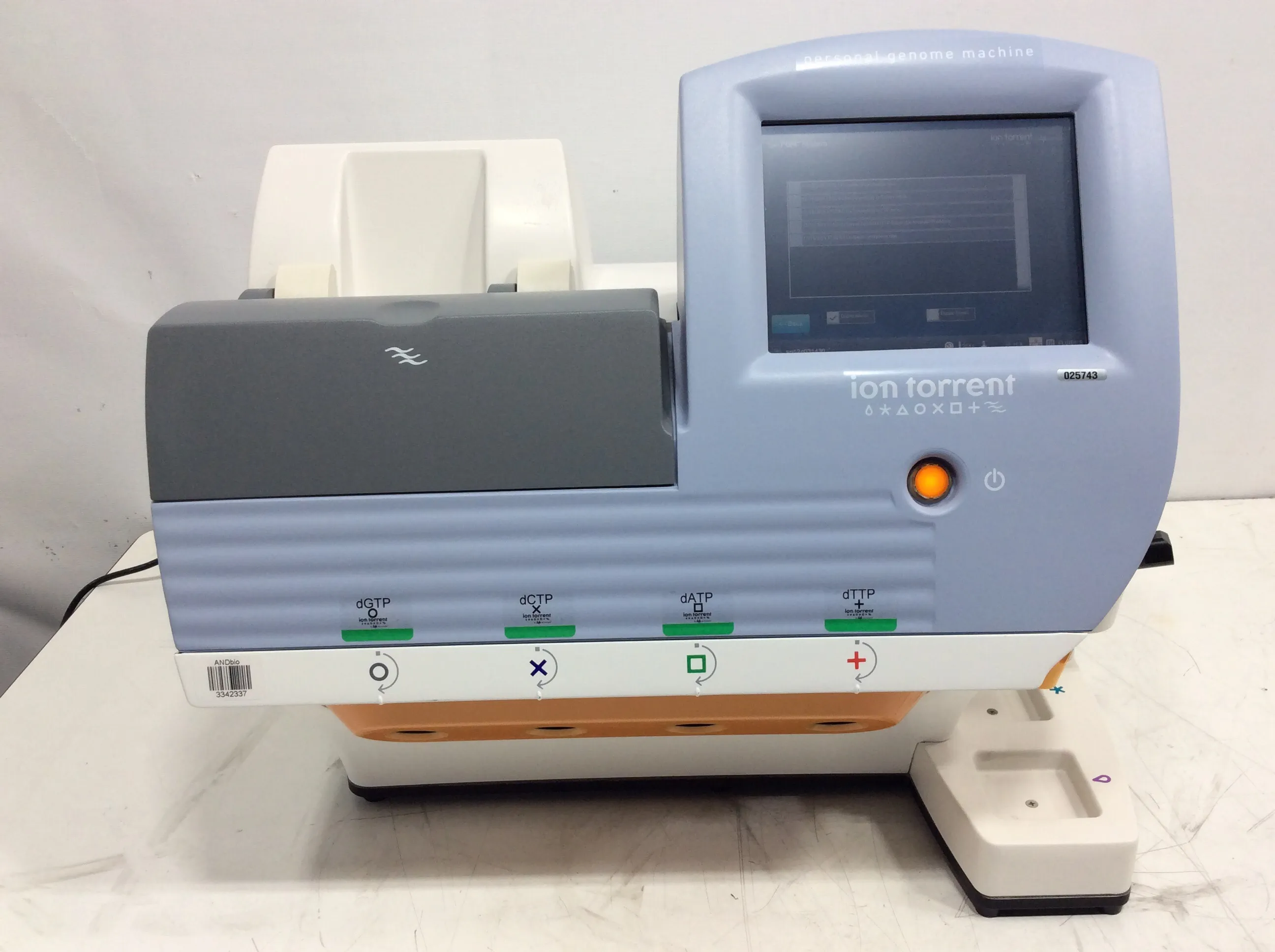 Ion Torrent Life Technologies 508-U001 Personal Genome Machinea DNA Sequencer