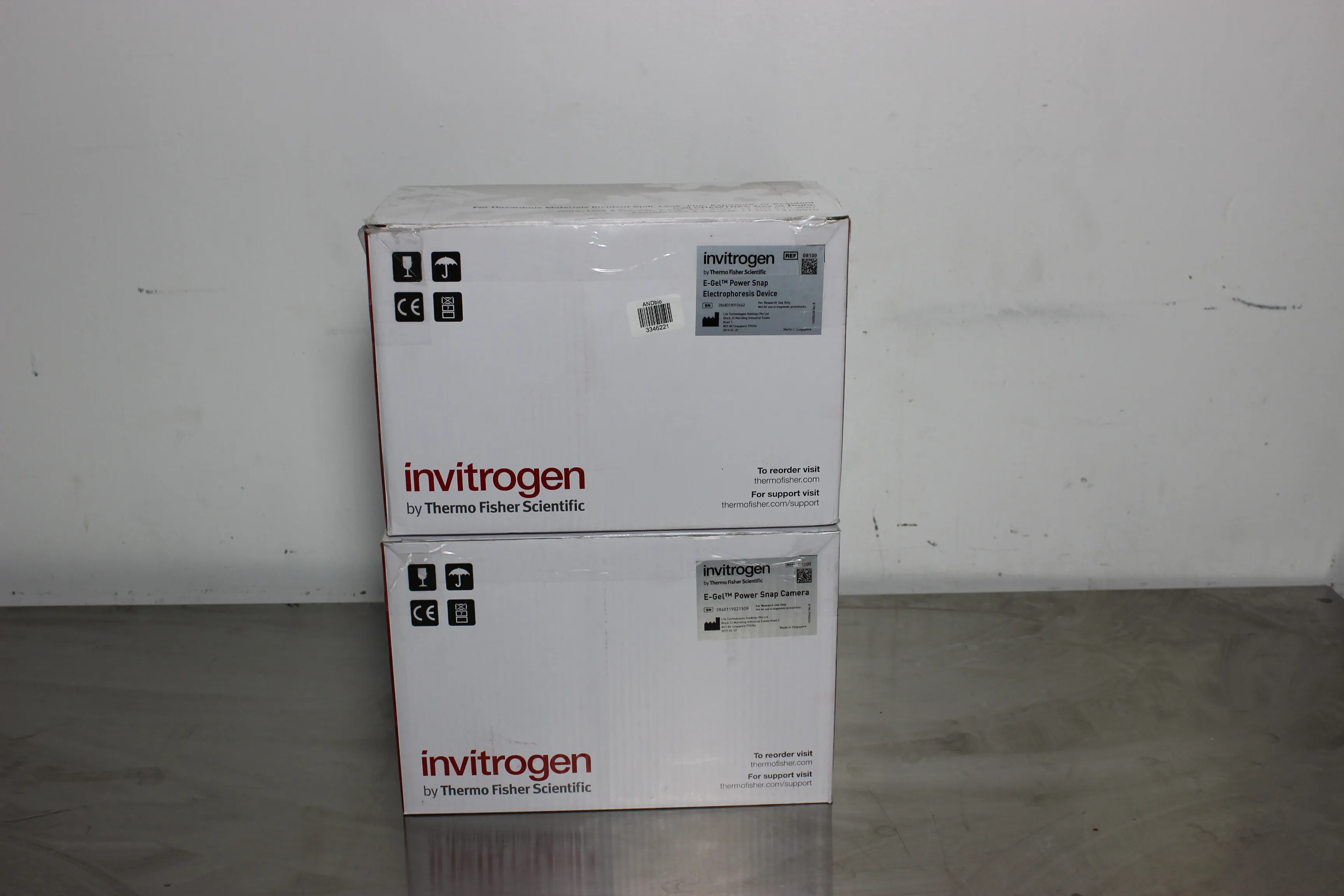 Invitrogen E-Gel Power Snap Electrophoresis System