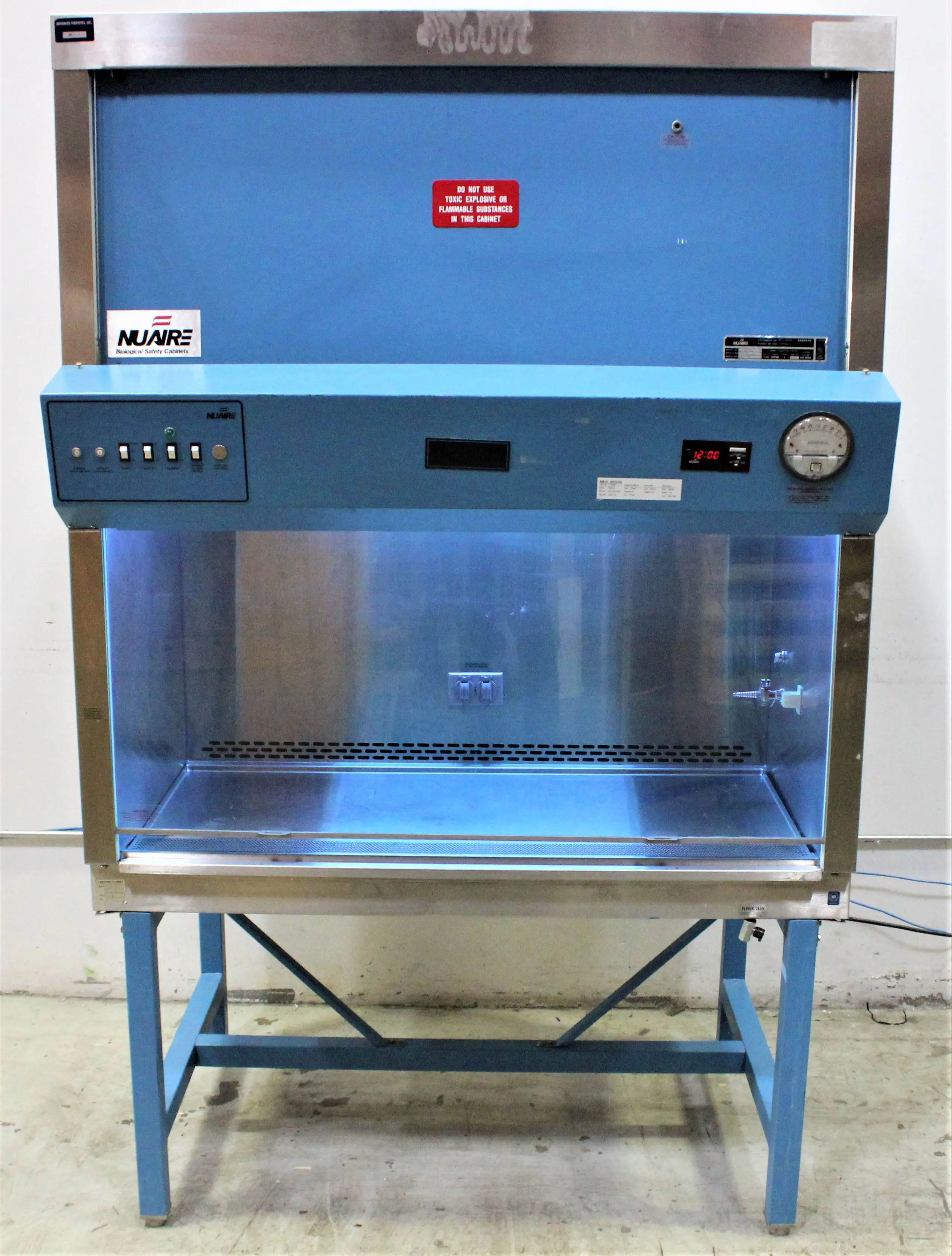 NuAire NU-425-400 Biosafety Cabinet, Used