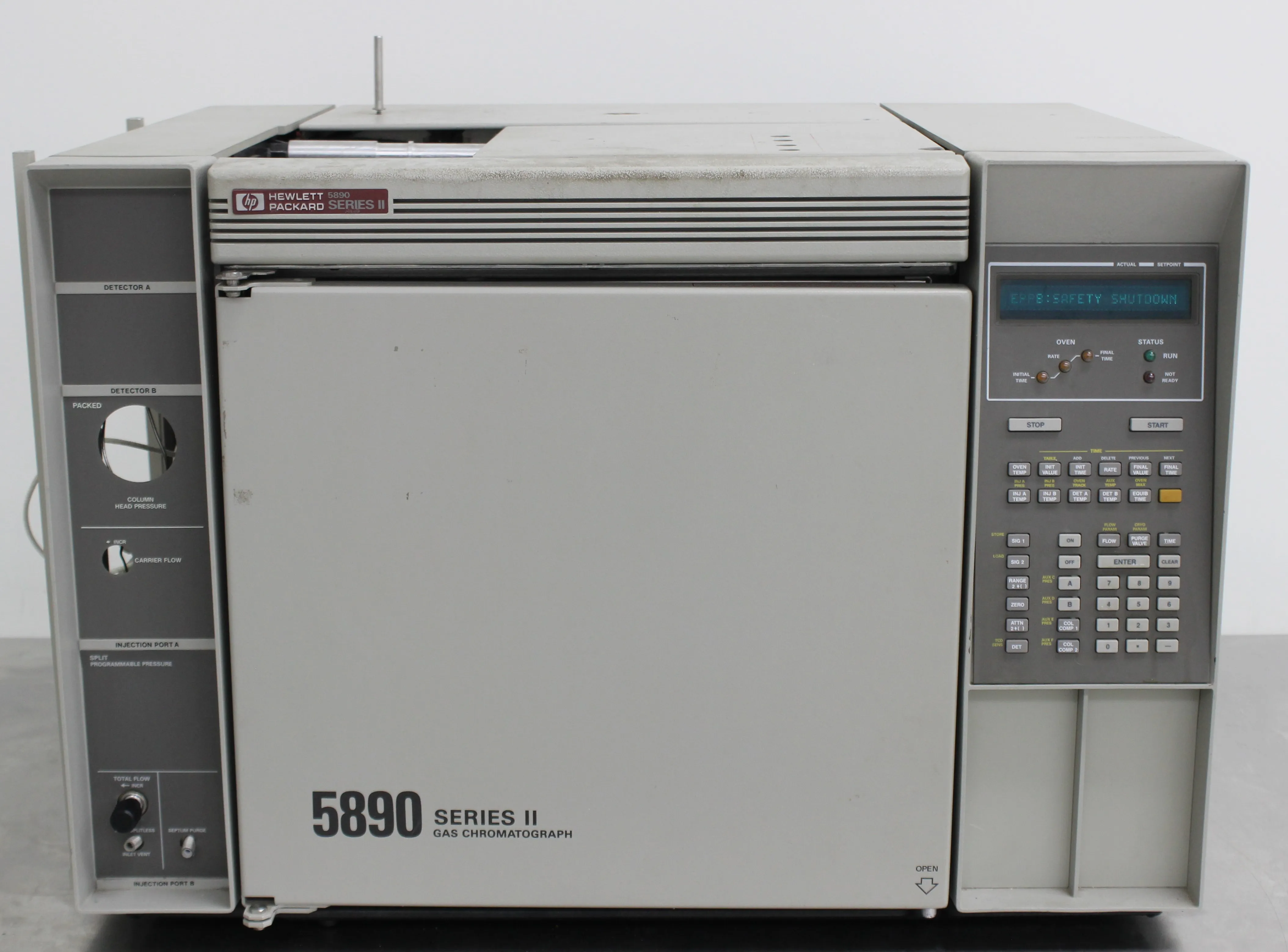 HP 5890 Series II Gas Chromatograph - For Parts or Not Working (AS-IS, Error EPPB Safety Shutdown)