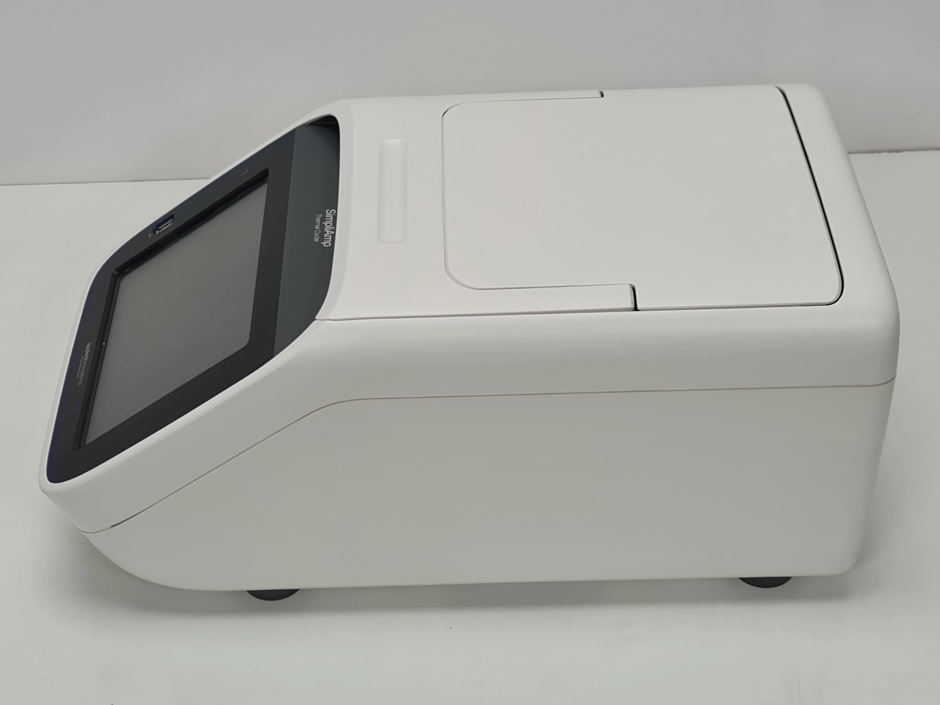 Thermo Scientific Appleid Biosystem SimpliAmp Thermal Cycler PCR 96-well 3 zones VeriFlex System