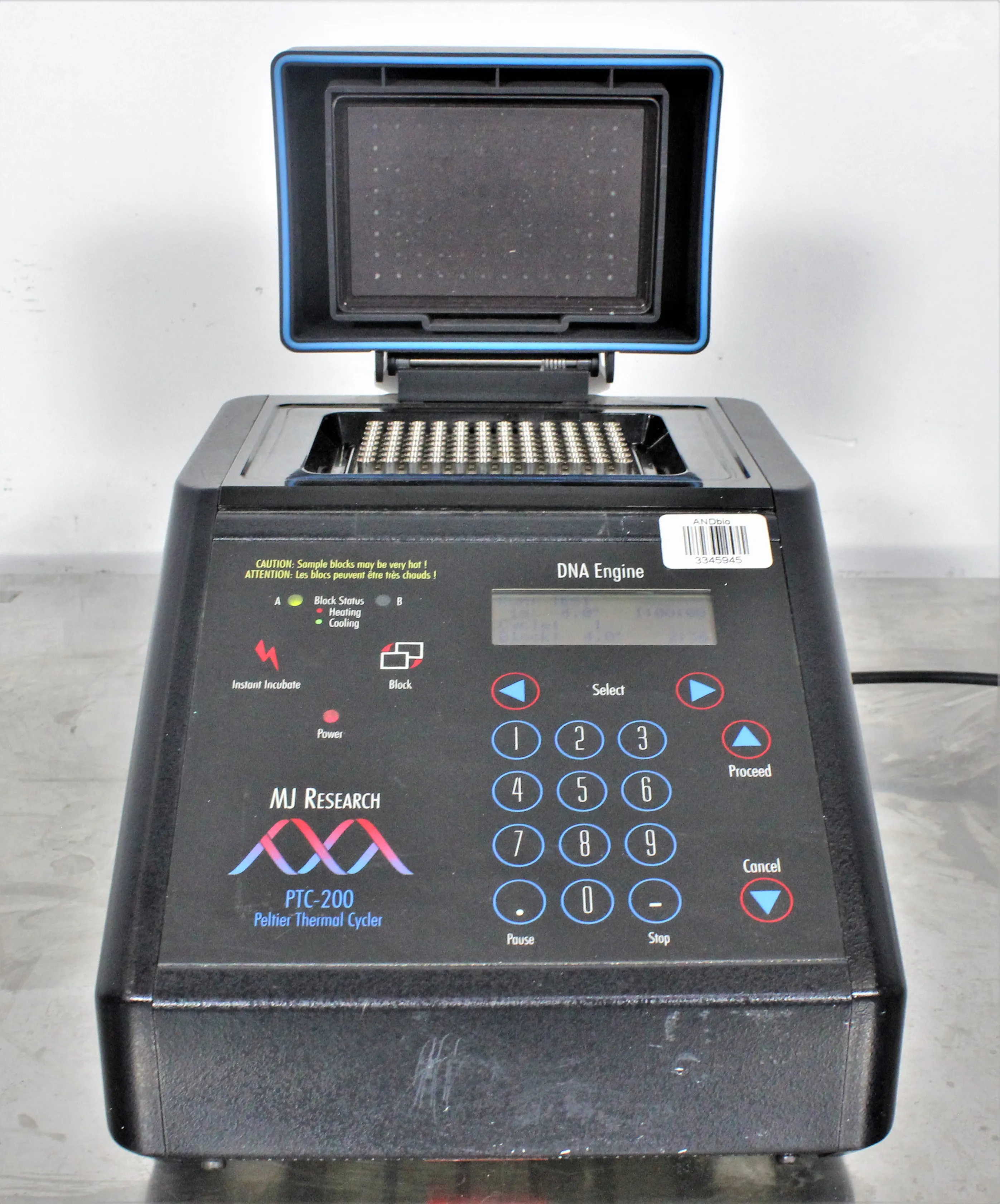 BIO-RAD PTC-200 Peltier Thermal Cycler - PCR Thermal Cycler