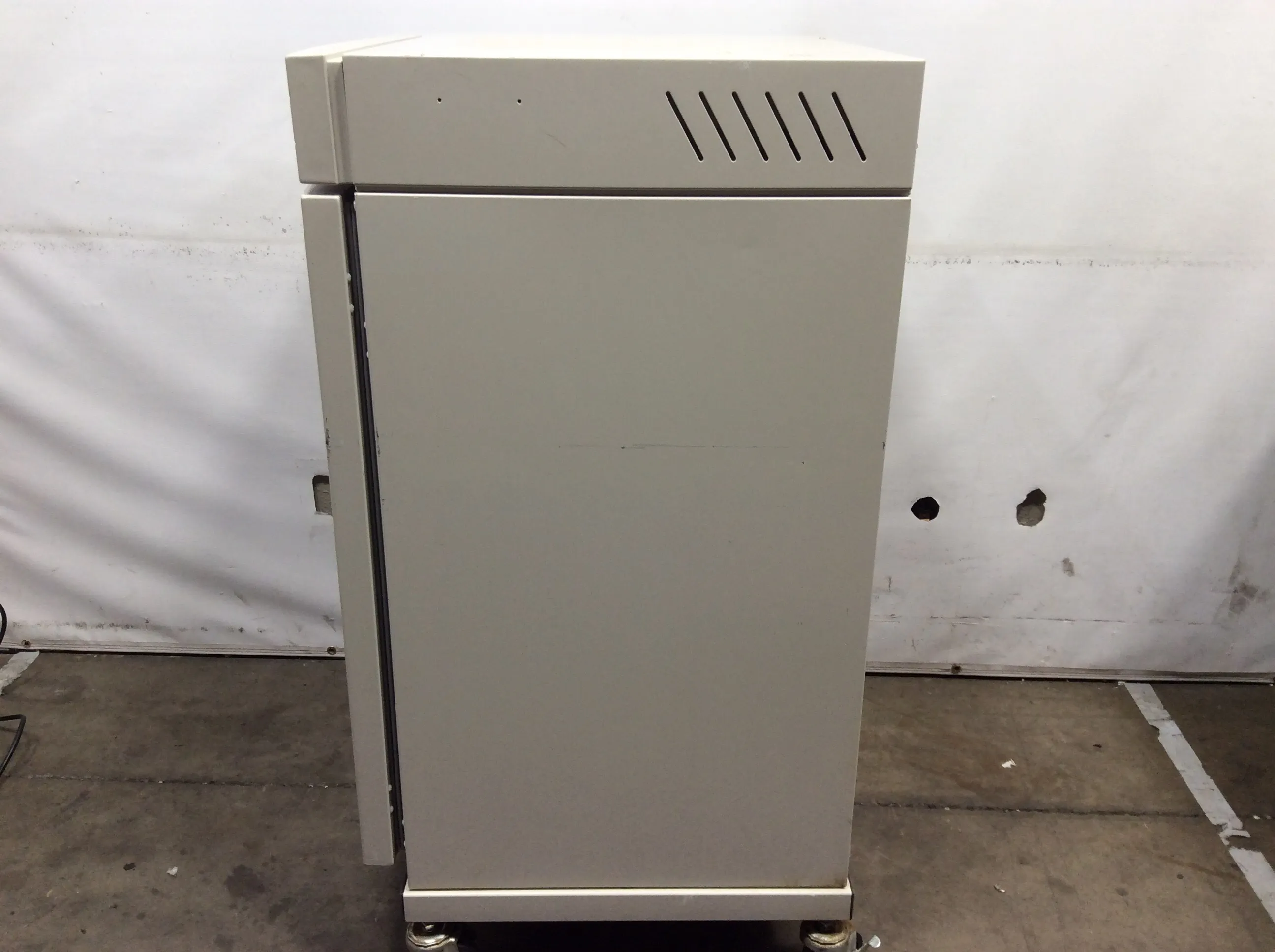 Forma Scientific CO2 Water Jacketed Incubator 3130