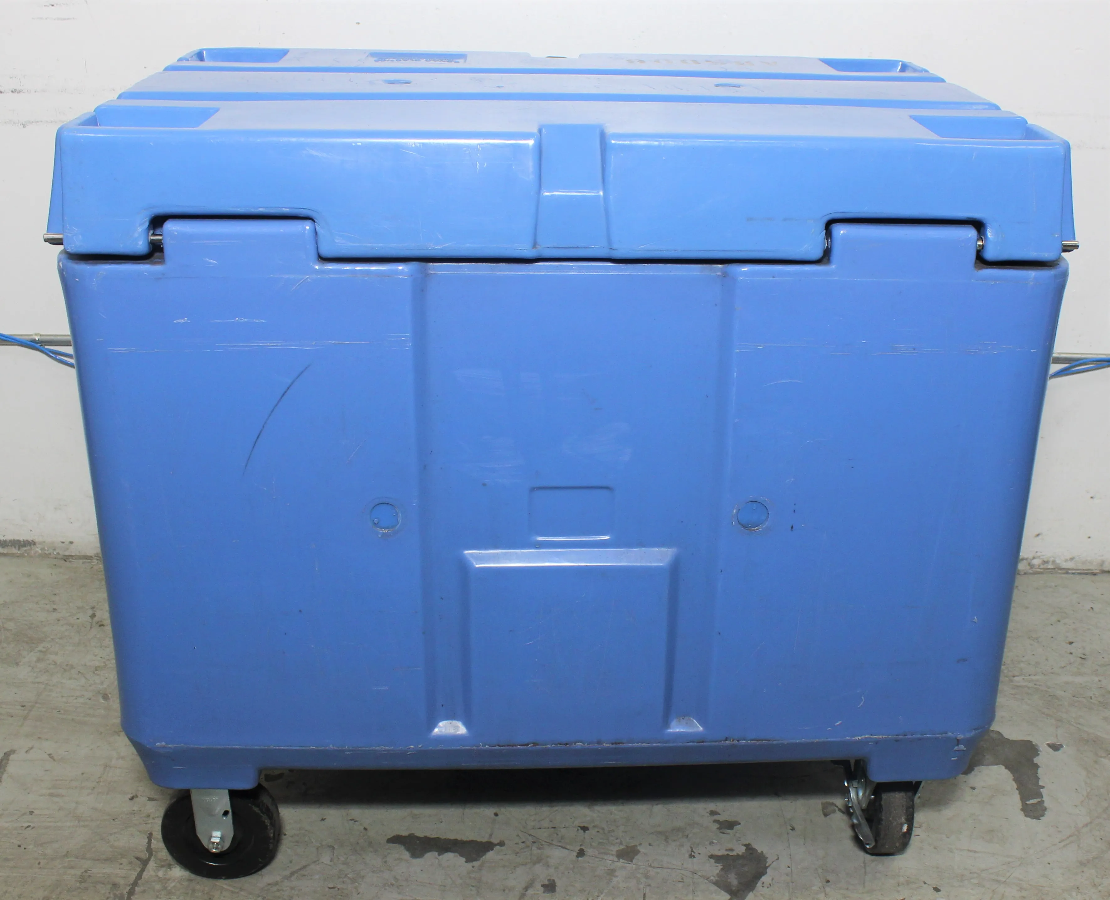 Bonar Cold Storage 11 cu ft Blue Insulated Container System with Hinged Lid & Caster Wheels